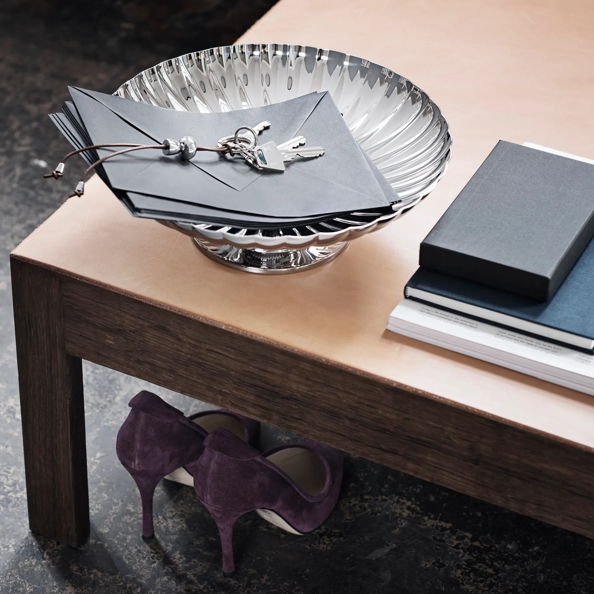 Bernadotte スタンド付きディッシュ, Ø 28 cm Georg Jensen | ジョージ ジェンセン