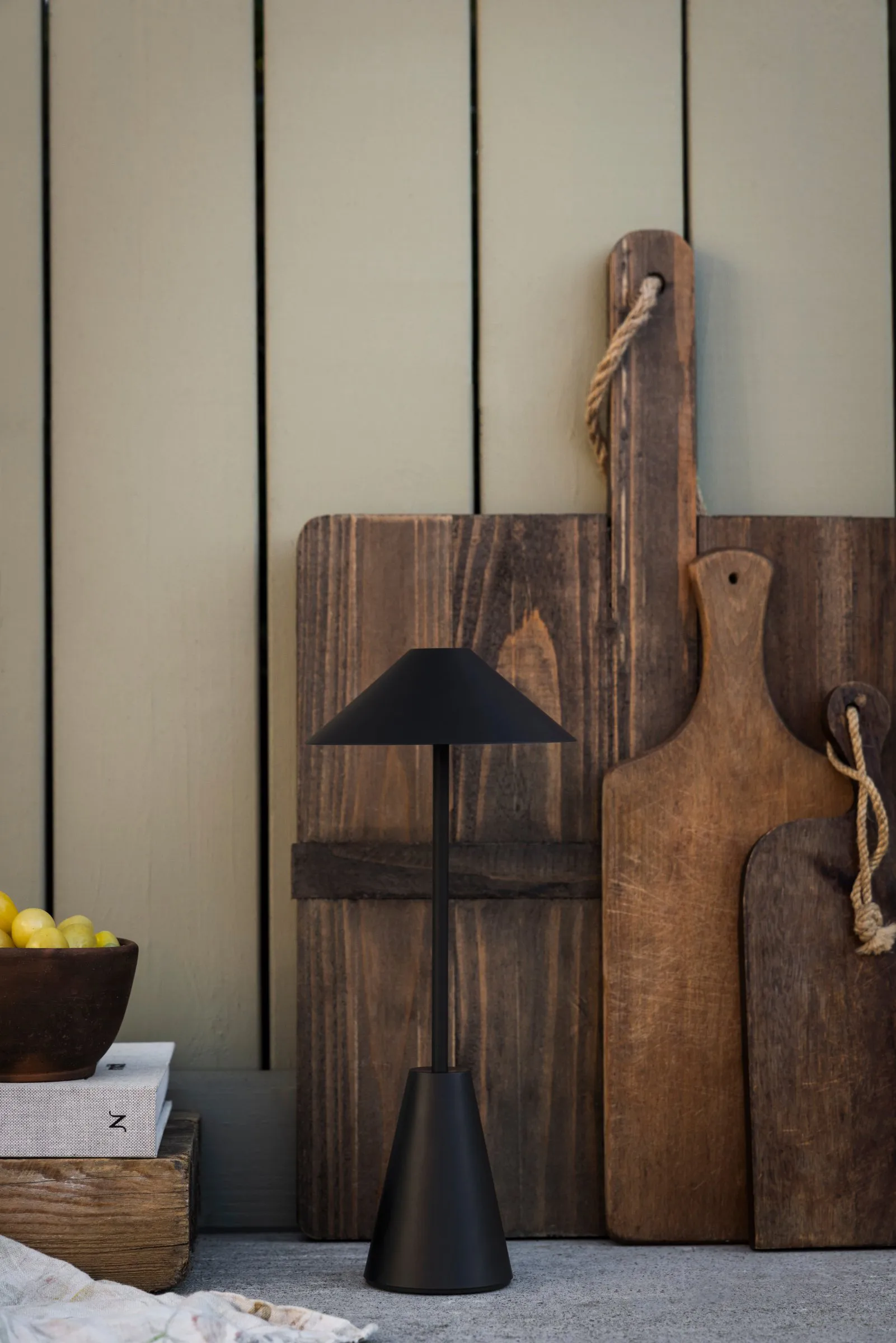 Cannes 32 ポータブルテーブルランプ, Black Globen Lighting | グローベンライティング