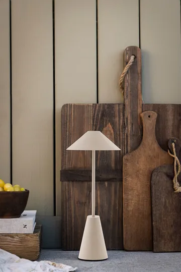 Cannes 32 ポータブルテーブルランプ - Mud - Globen Lighting | グローベンライティング