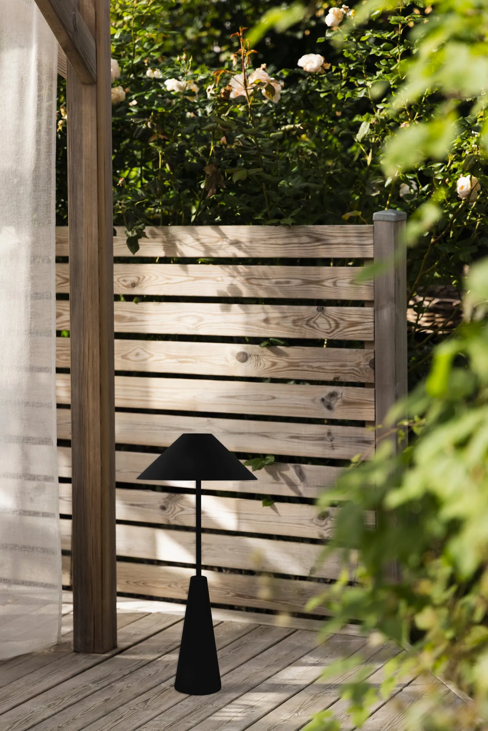 Cannes ポータブルフロアランプ, Black Globen Lighting | グローベンライティング