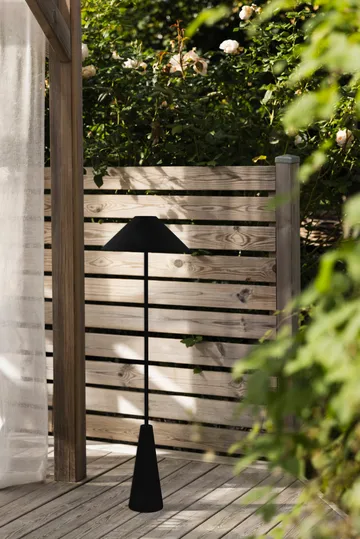 Cannes ポータブルフロアランプ - Black - Globen Lighting | グローベンライティング