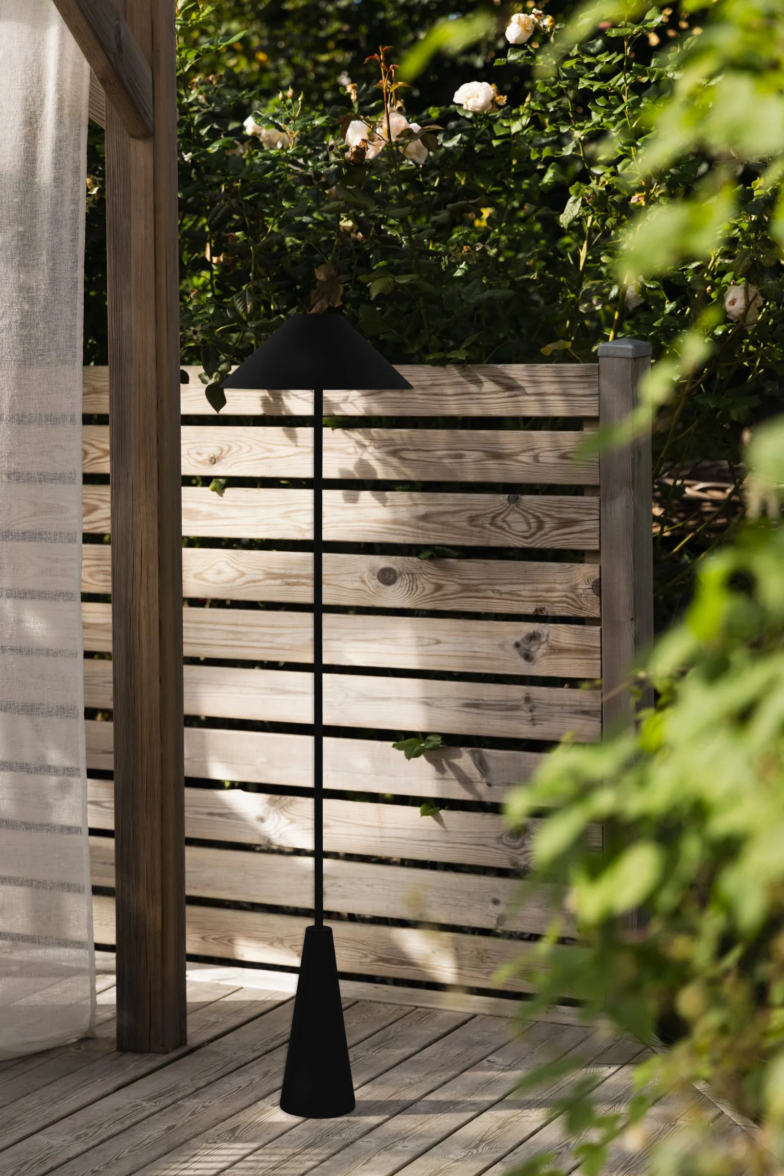 Cannes ポータブルフロアランプ, Black Globen Lighting | グローベンライティング