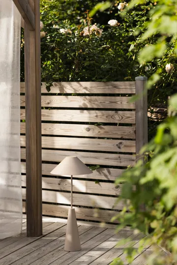 Cannes ポータブルフロアランプ - Mud - Globen Lighting | グローベンライティング