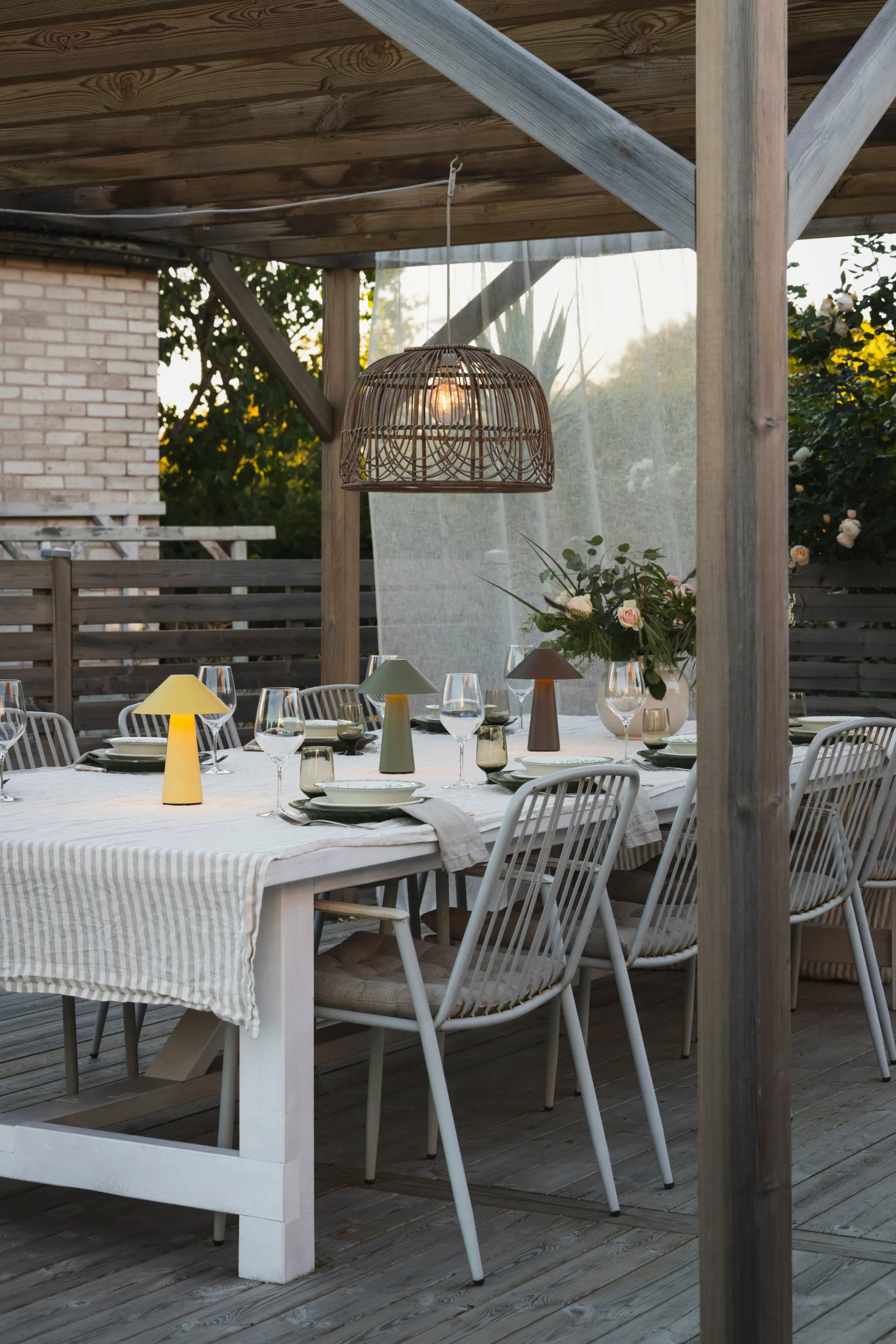 Cannes ポータブルテーブルランプ, Oat yellow Globen Lighting | グローベンライティング