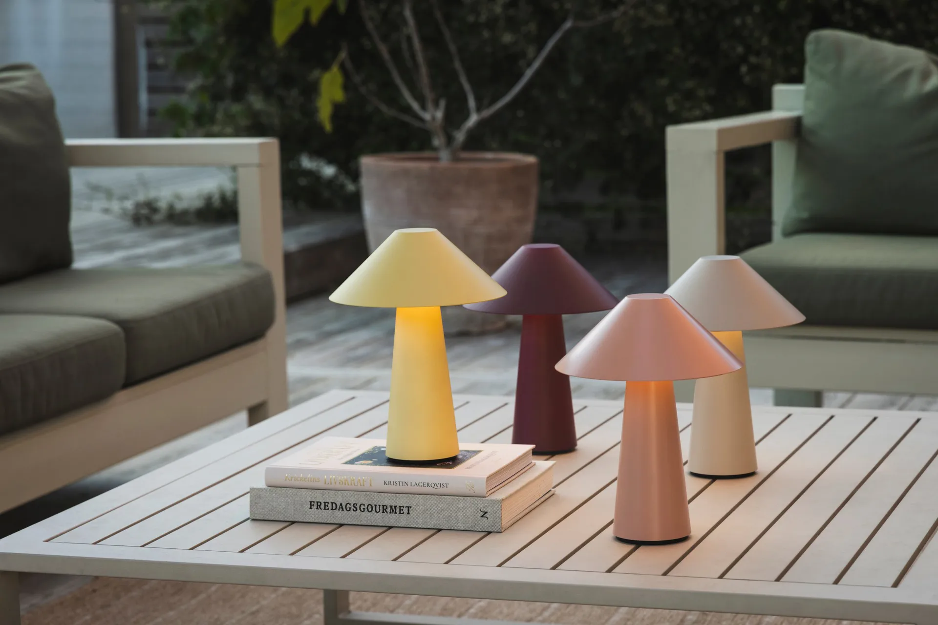 Cannes ポータブルテーブルランプ, Oat yellow Globen Lighting | グローベンライティング