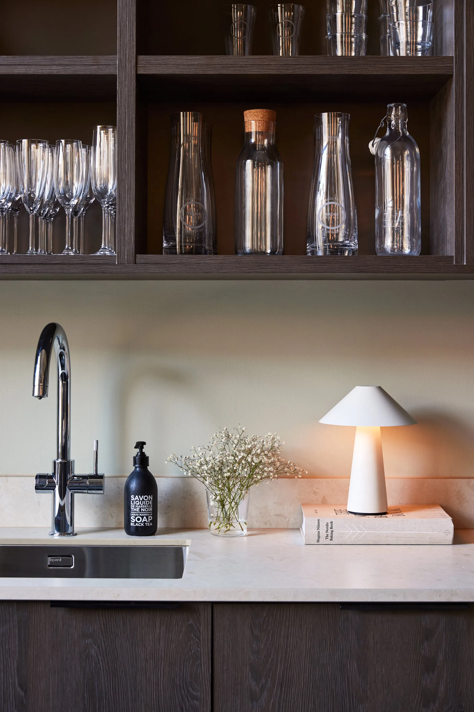 Cannes ポータブルランプ, White Globen Lighting | グローベンライティング