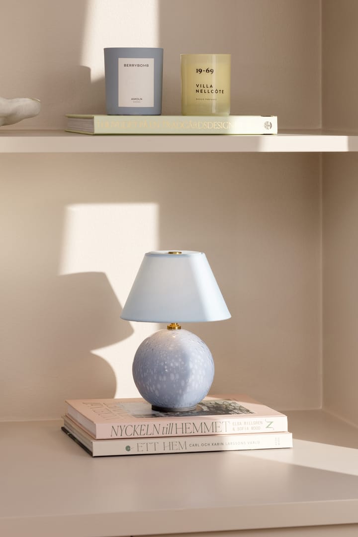 Iris 16 ポータブルテーブルランプ, Dove blue Globen Lighting | グローベンライティング