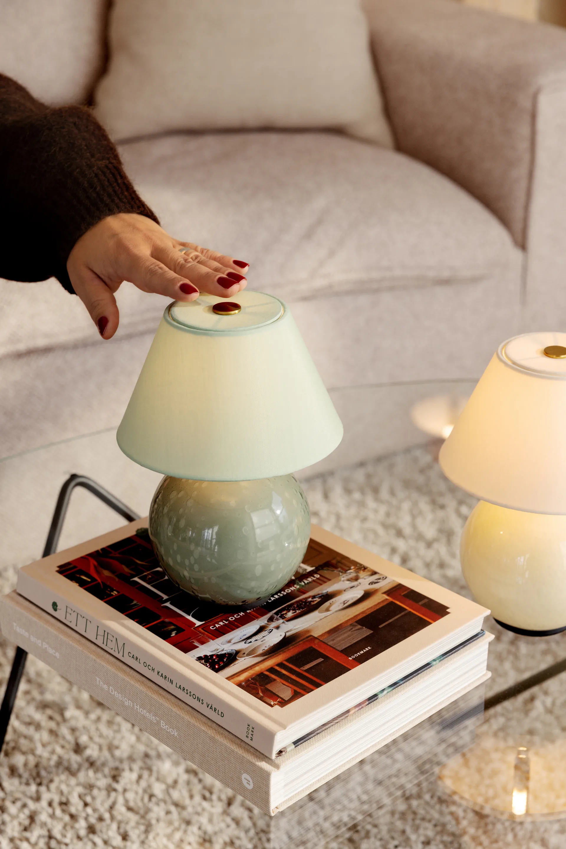 Iris 16 ポータブルテーブルランプ, Green Globen Lighting | グローベンライティング