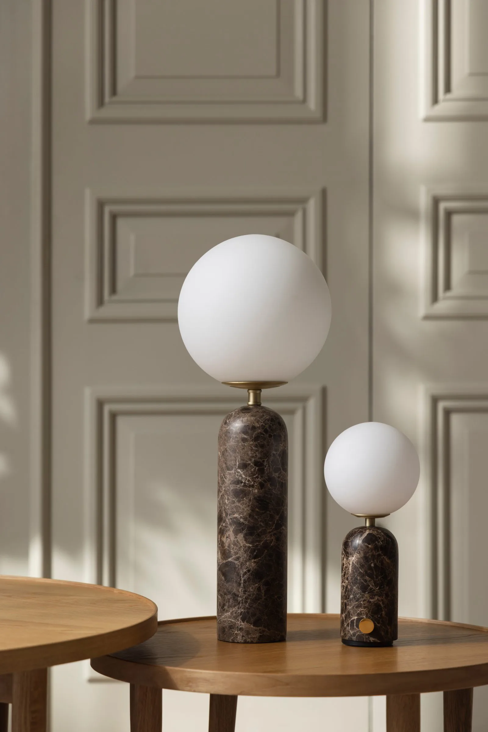 Torrano ポータブルテーブルランプ, Brown marble Globen Lighting | グローベンライティング