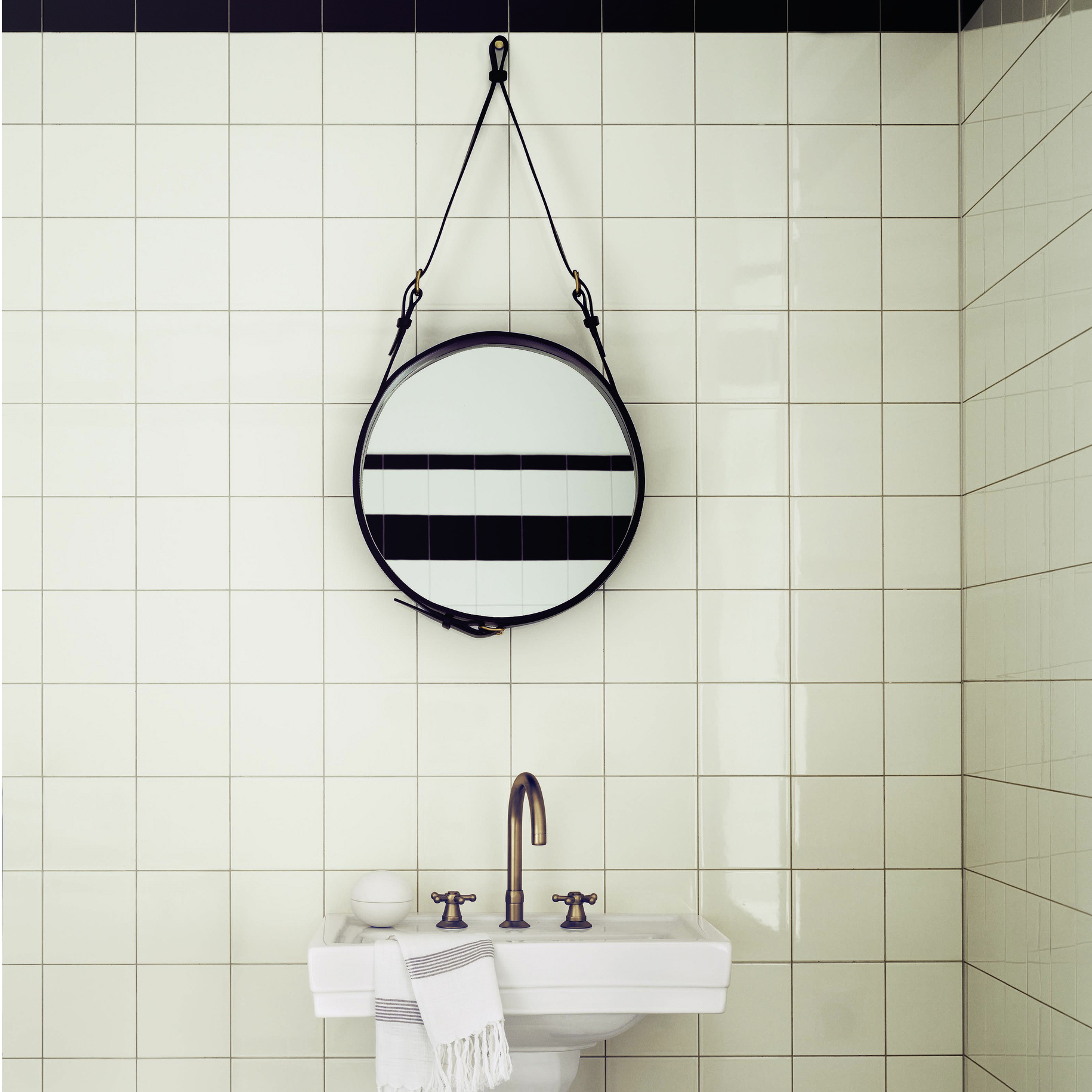 GUBI | グビ からのAdnet Circulaire ミラー S - NordicNest.jp GUBI | グビ からのAdnet Circulaire ミラー S - NordicNest.jp