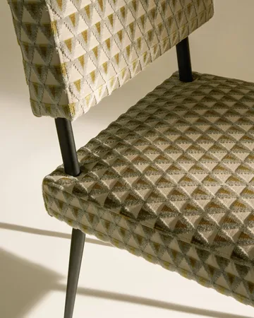 M-Chair チェア - Amuleto 005-matt black - GUBI | グビ