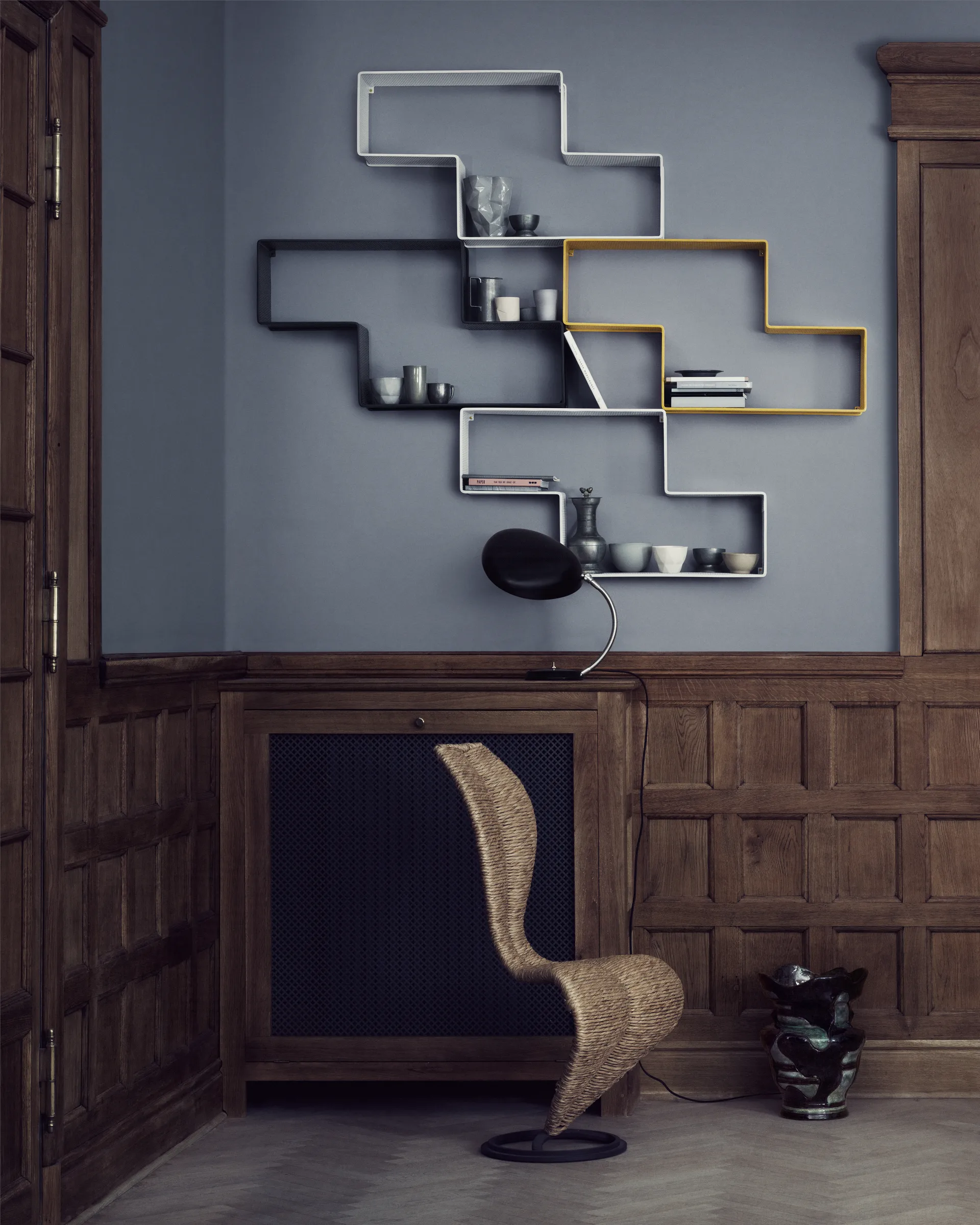 Matégot Dedal ブックシェルフ, Cream White Semi Matt GUBI | グビ