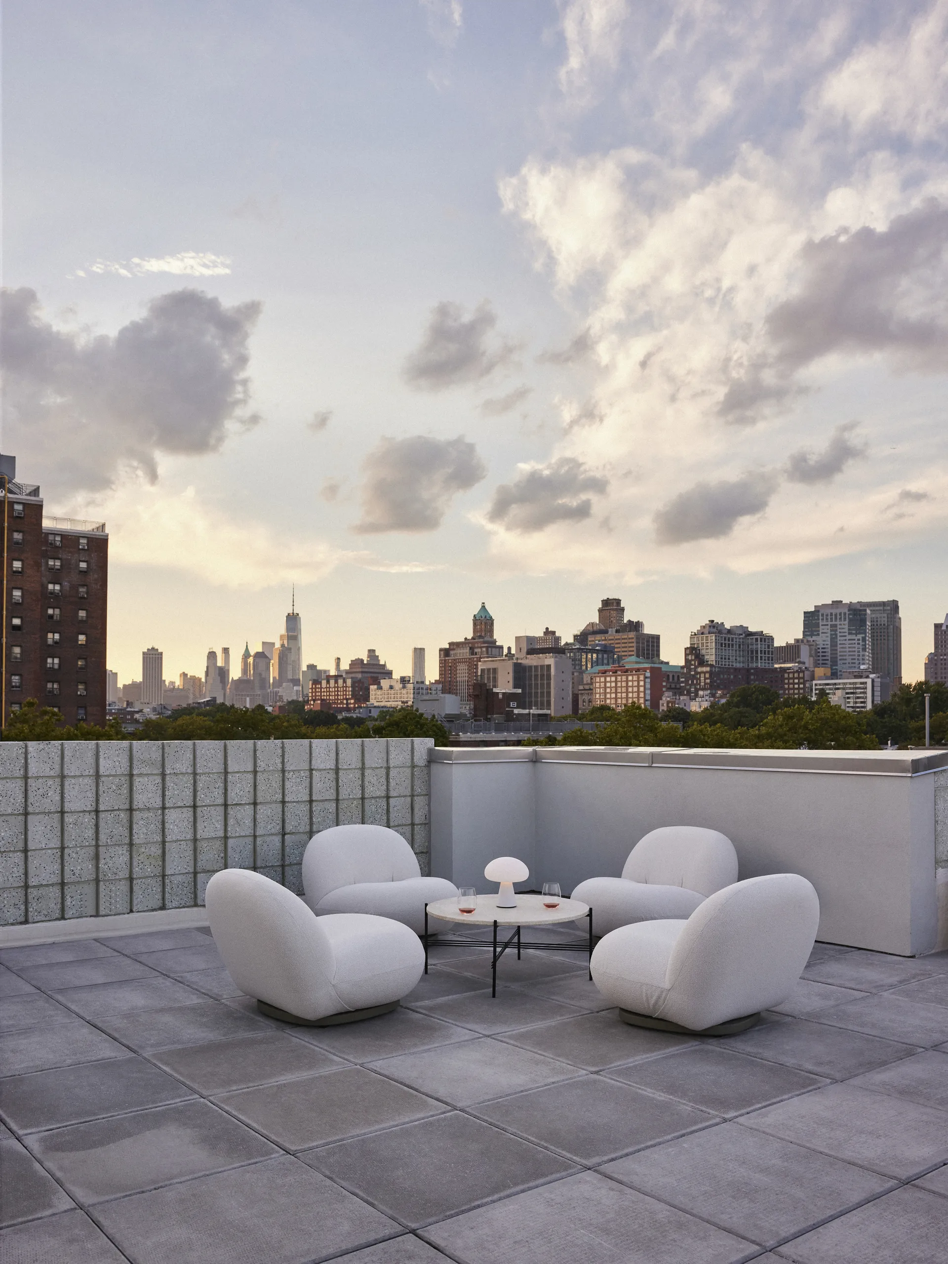 Obello テーブルランプ, Frosted glass GUBI | グビ