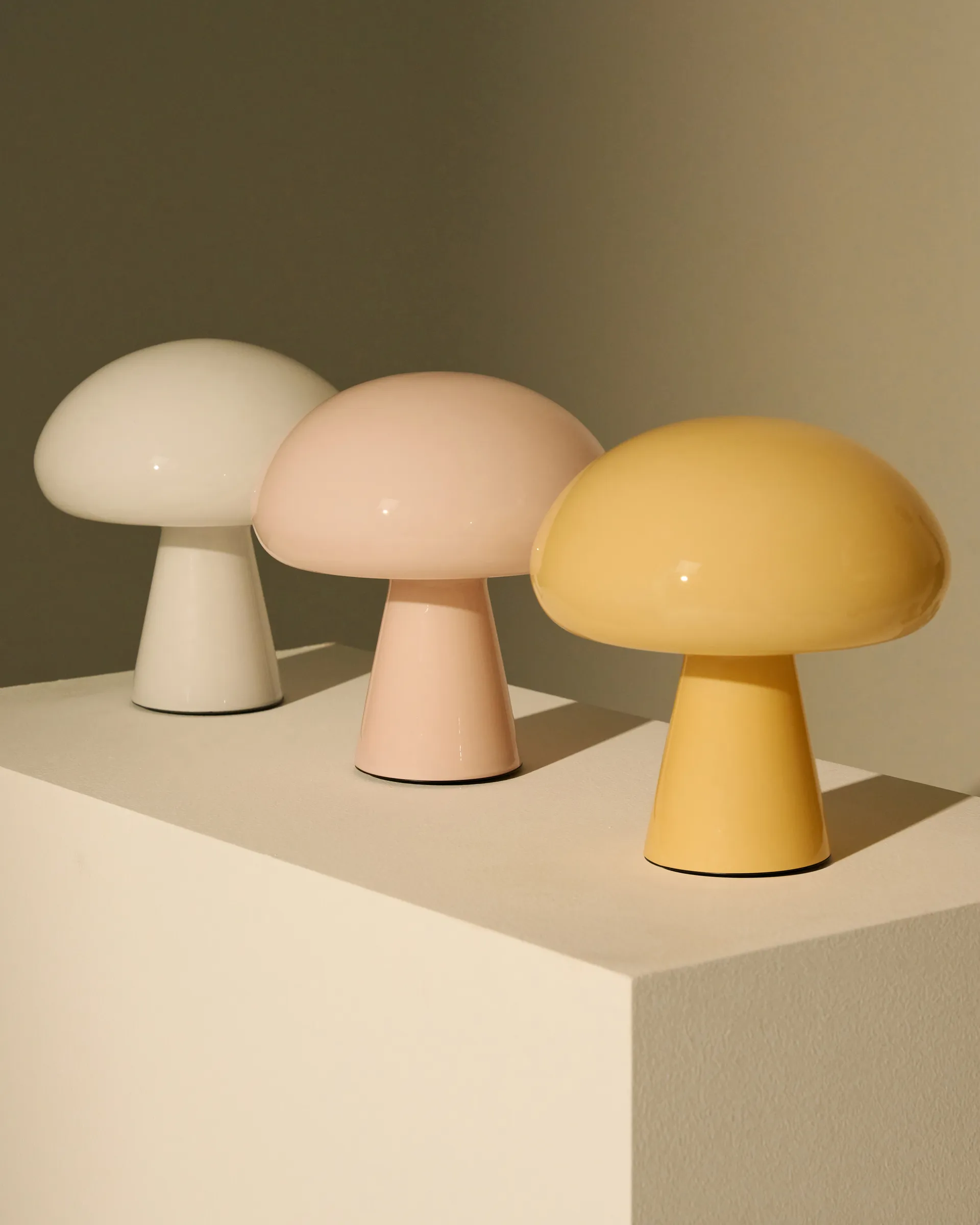 Obello テーブルランプ, Mellow yellow GUBI | グビ