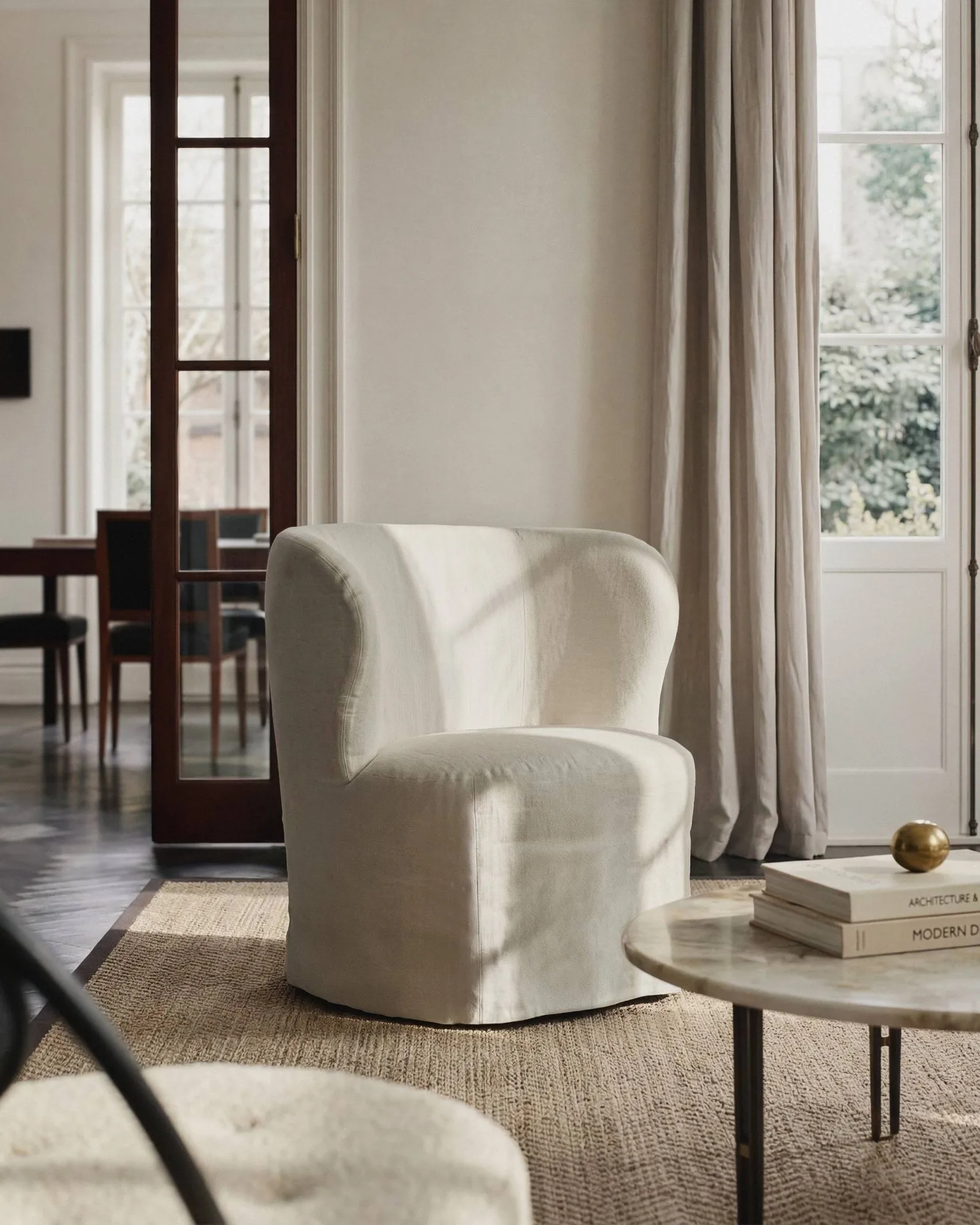 Stay スリップカバー ラウンジチェア, Linen 0024, small GUBI | グビ