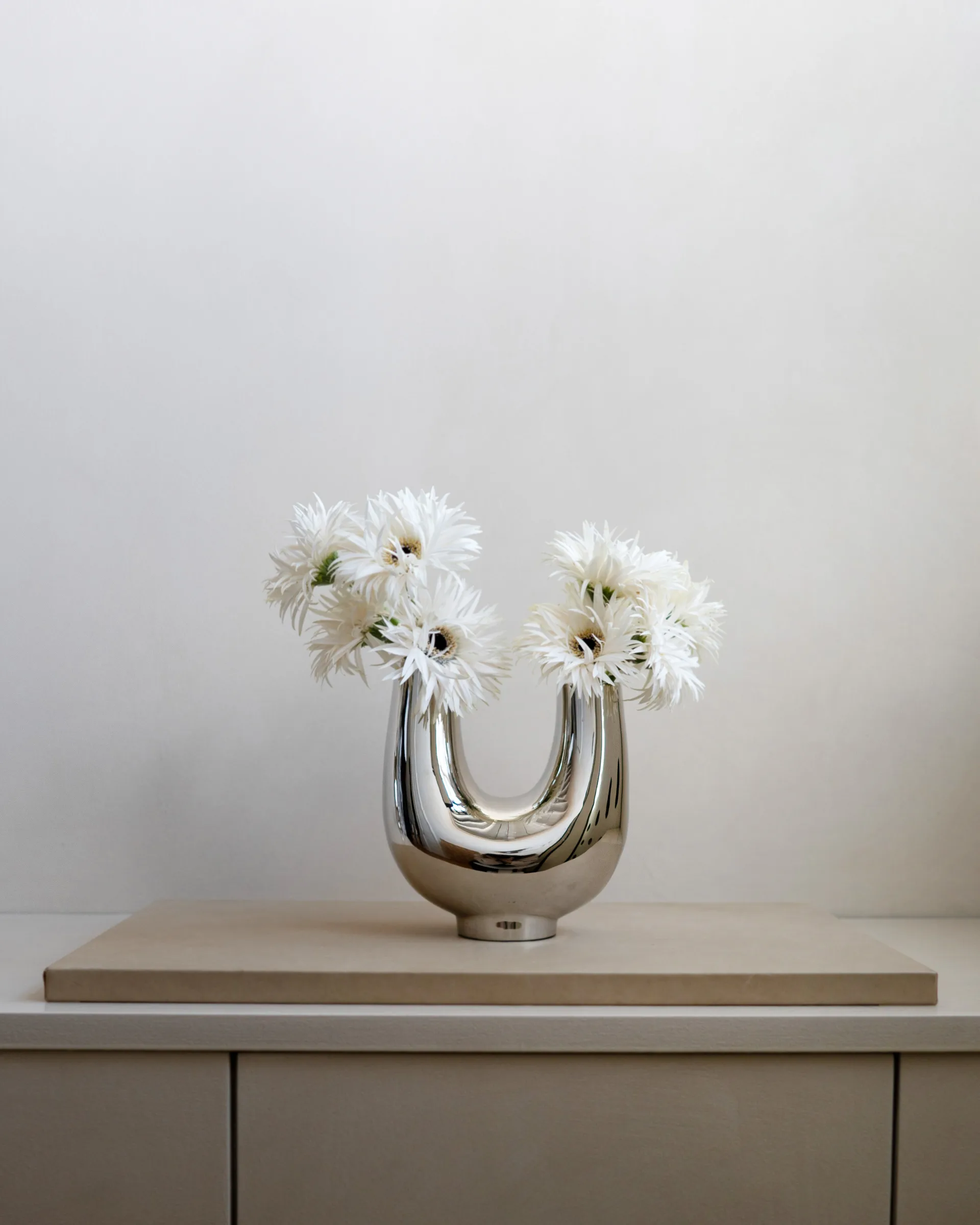 Kazumi 花瓶, Nickel Hein Studio