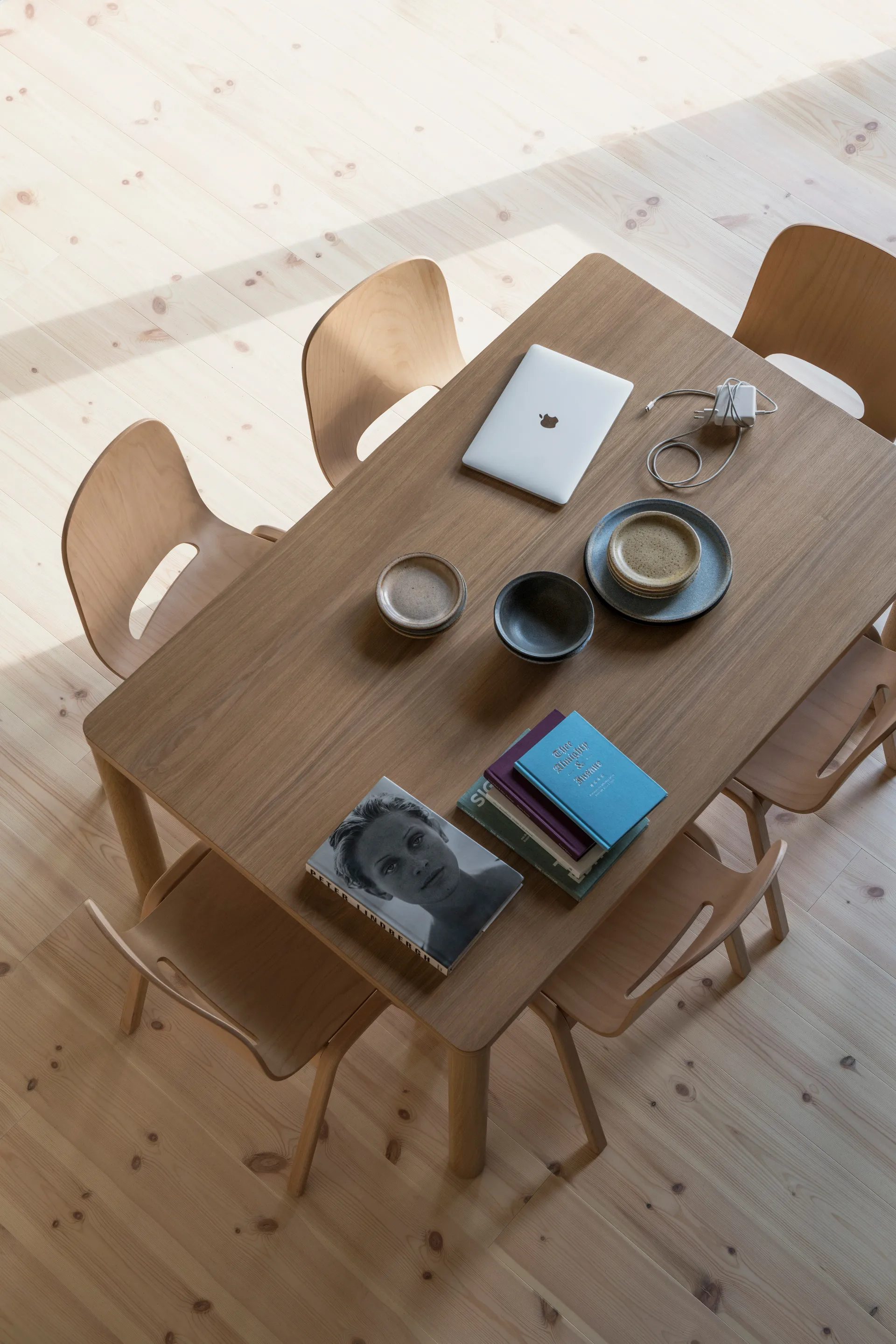 タッチウッドチェア, Beech Hem