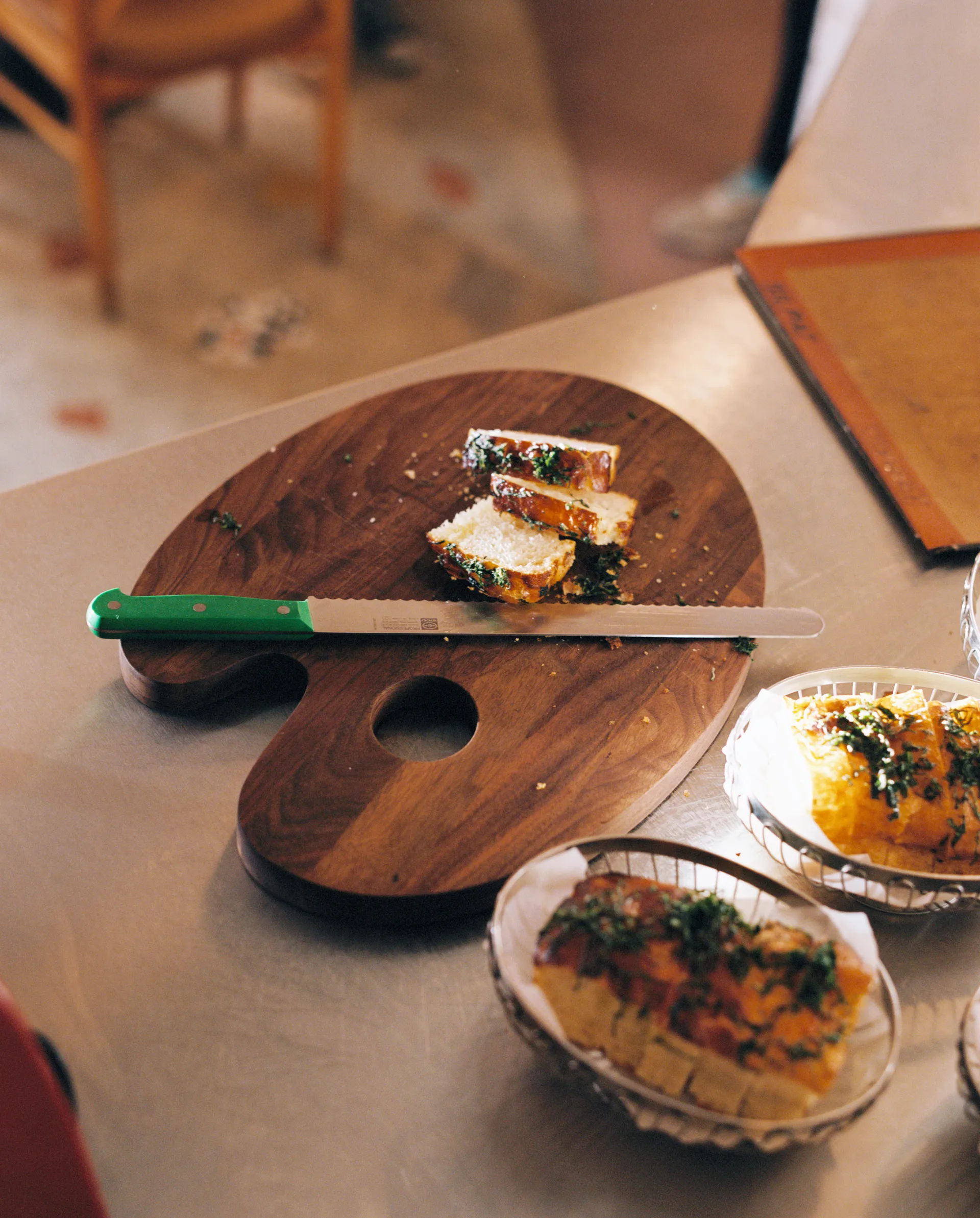 Palette カッティングボードS 24x34 cm, Walnut Hem