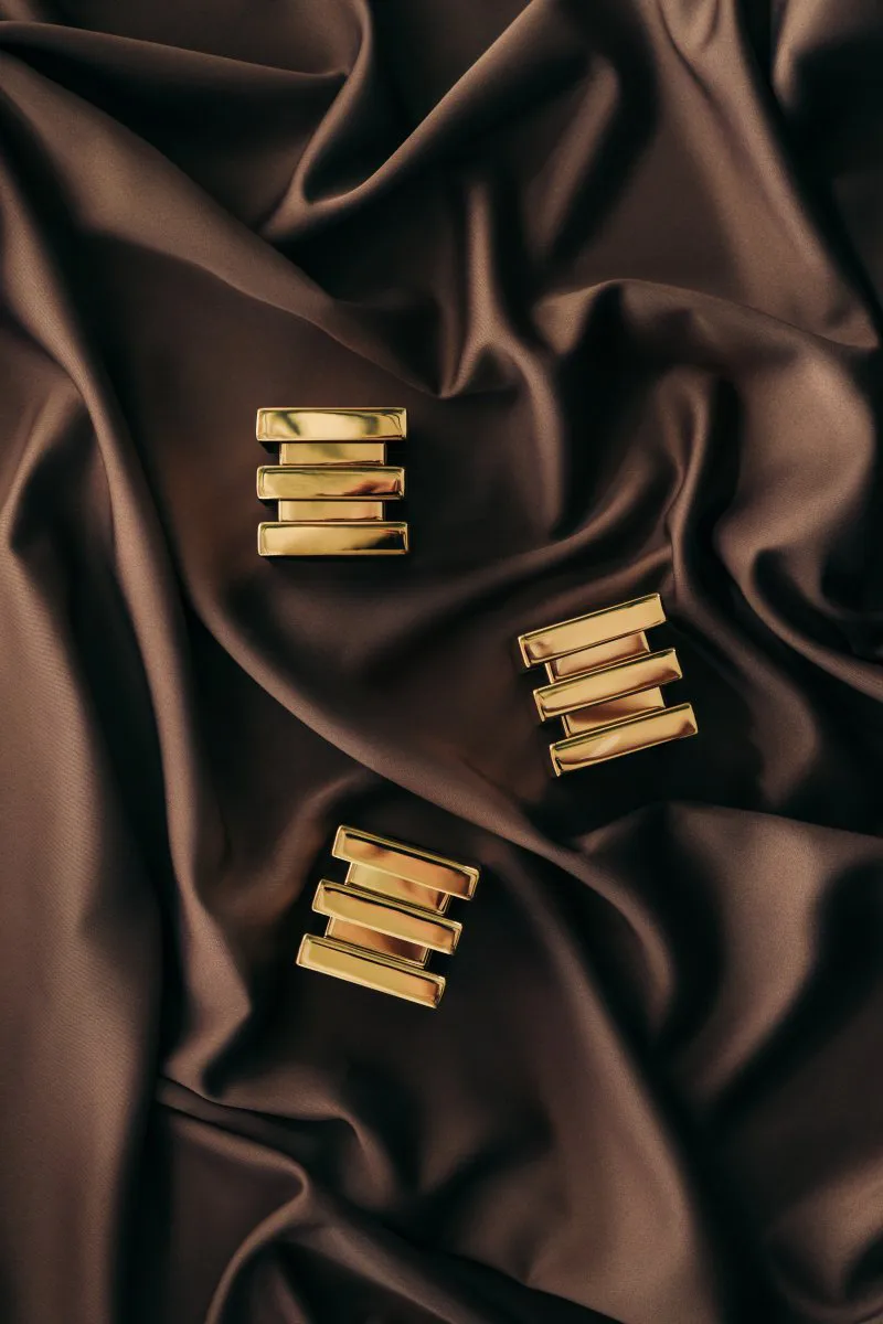 Cara キャンドルスティック, Solid brass Hilke Collection
