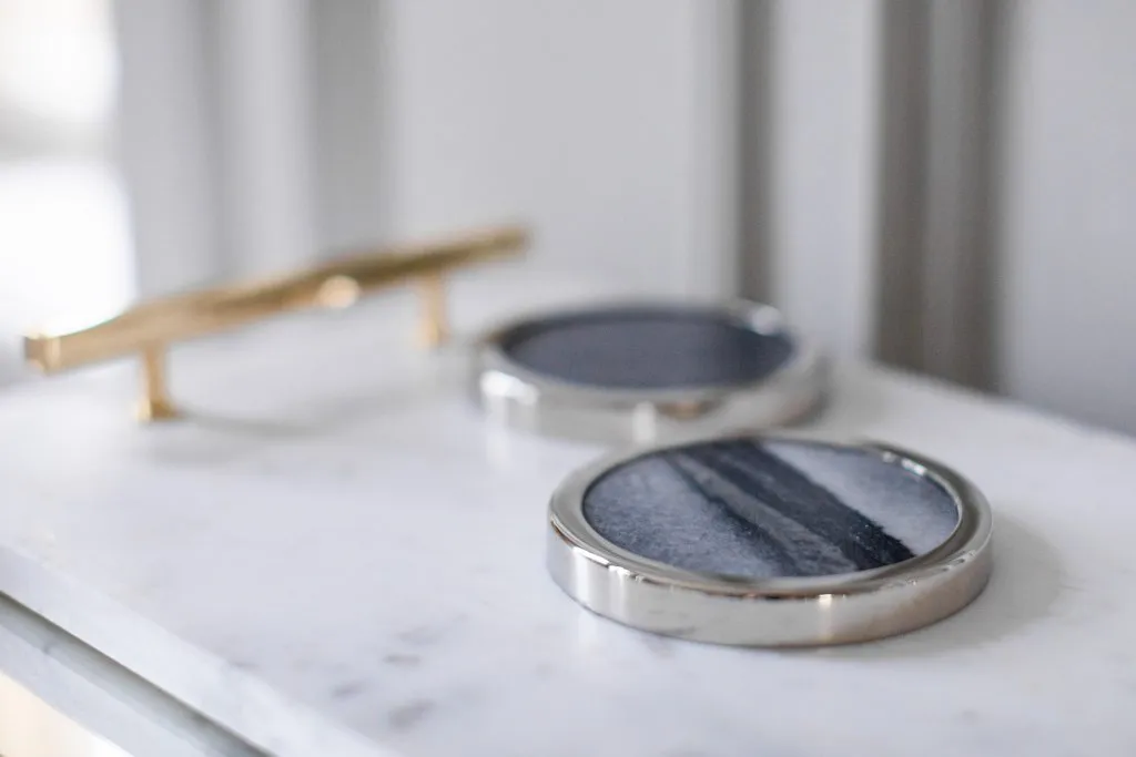 Hilke Collection トレイ 40.5x25.5 cm, White marble-solid brass Hilke Collection