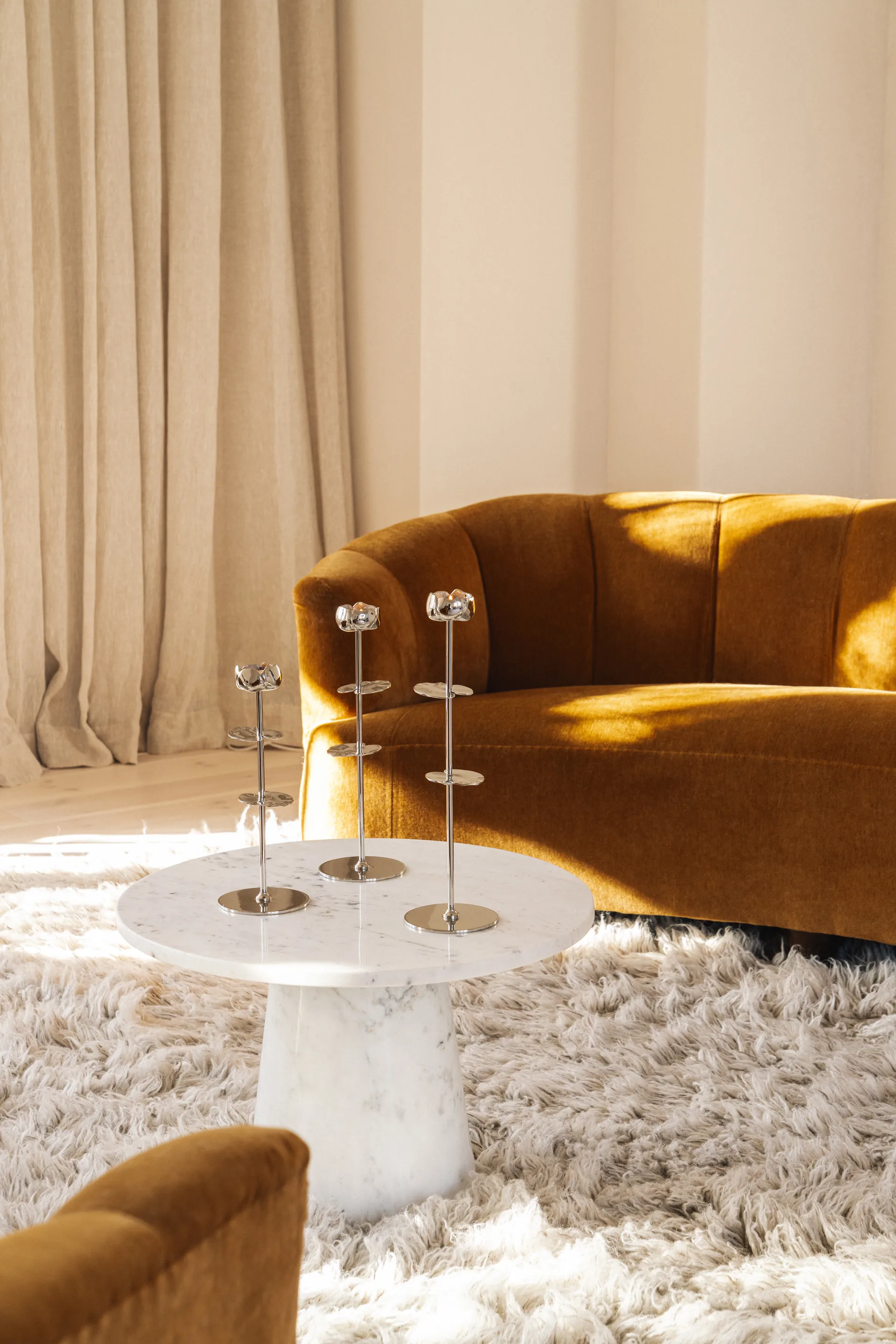 Ninfea Alta キャンドルスティック 30 cm, Nickel-plated brass Hilke Collection