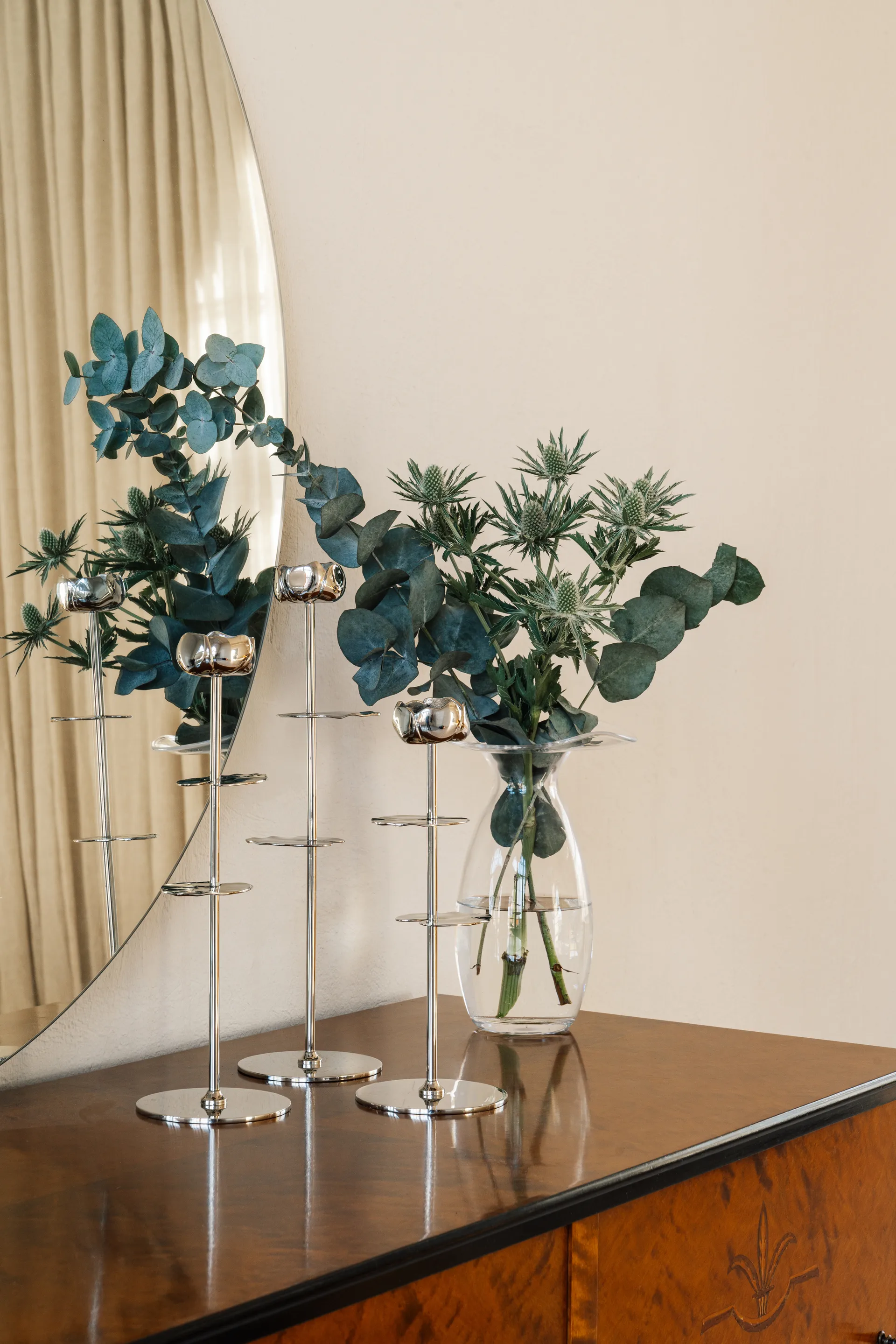 Ninfea Alta キャンドルスティック 35 cm, Nickel-plated brass Hilke Collection