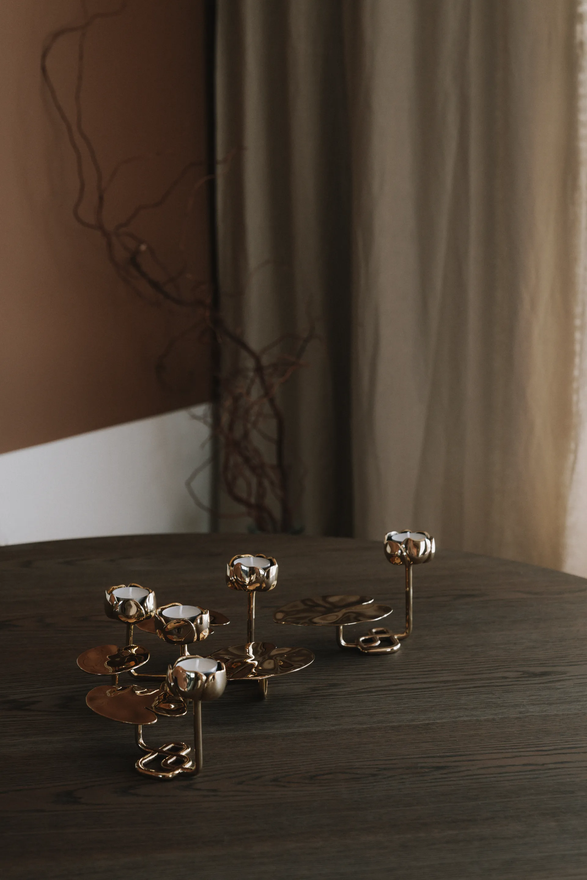 Ninfea grande キャンドルスティック, Brass Hilke Collection