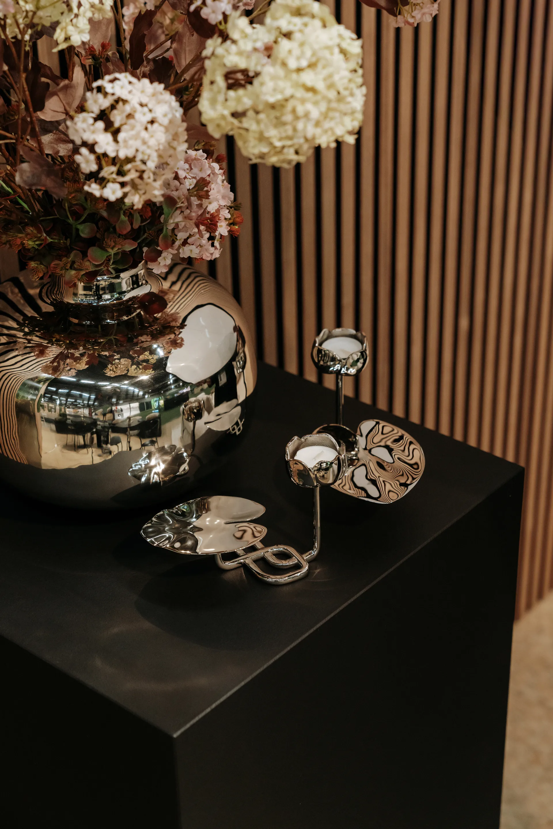 Ninfea No.1 キャンドルスティック, Nickel-plated brass Hilke Collection