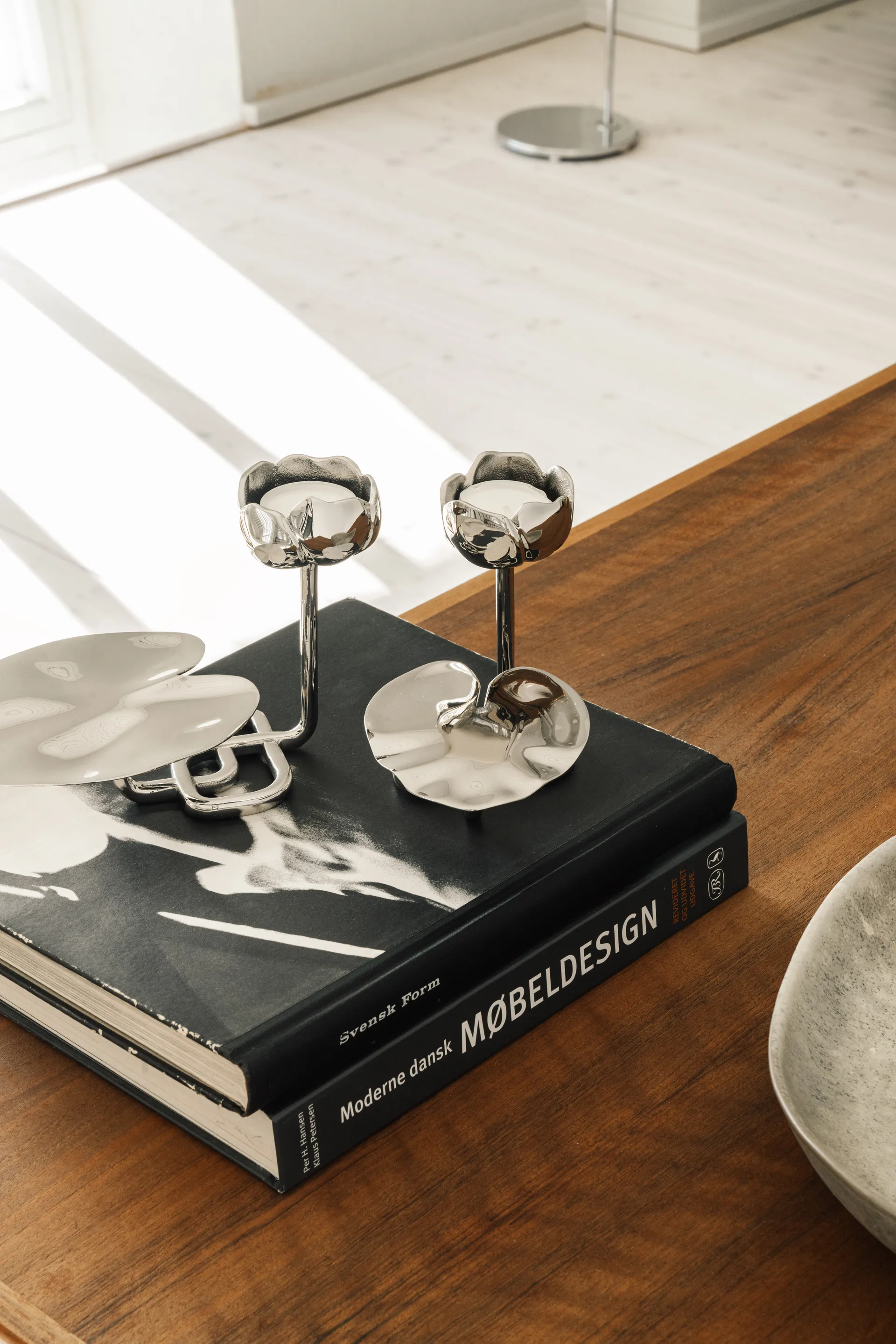 Ninfea No.1 キャンドルスティック, Nickel-plated brass Hilke Collection