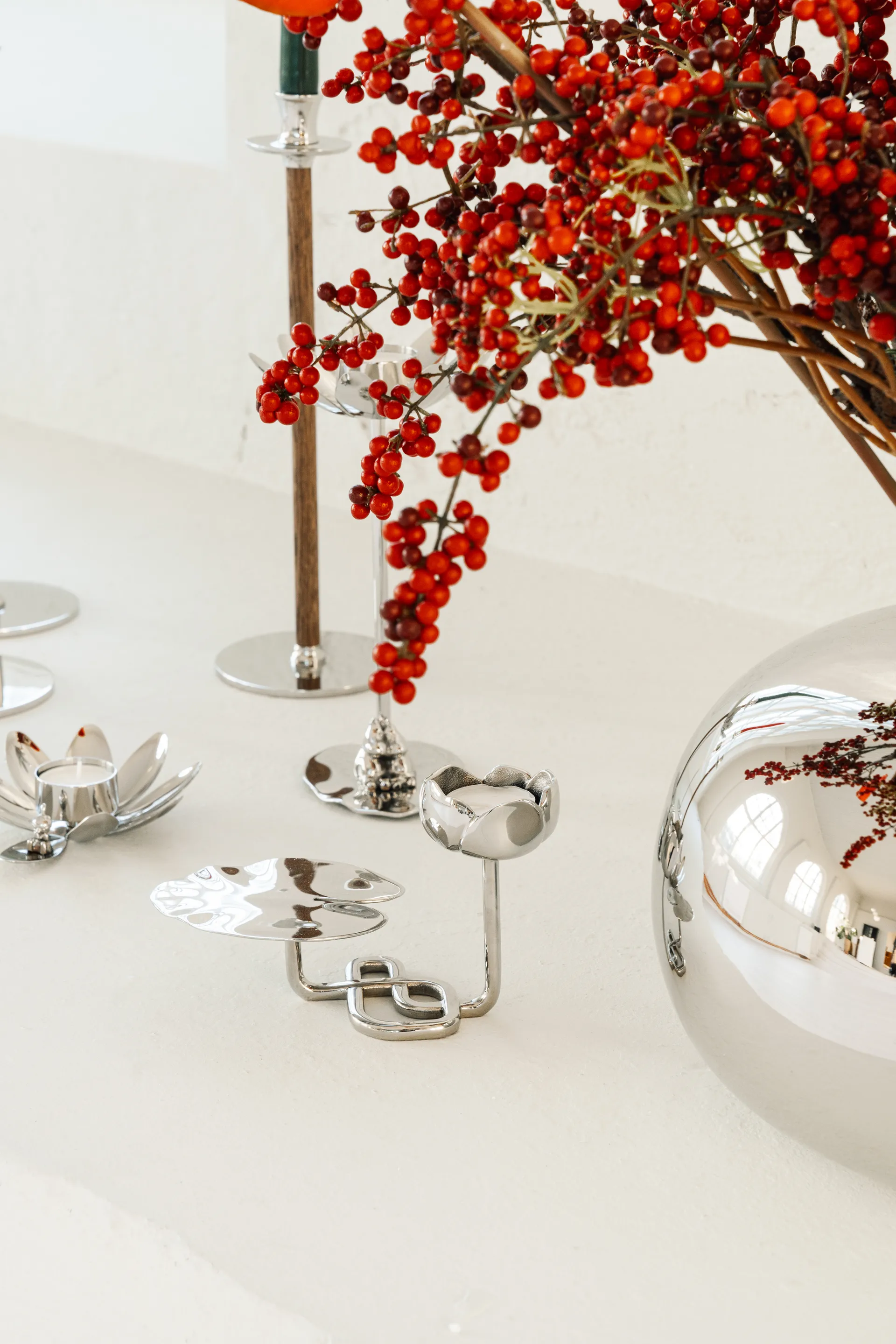 Ninfea No.1 キャンドルスティック, Nickel-plated brass Hilke Collection