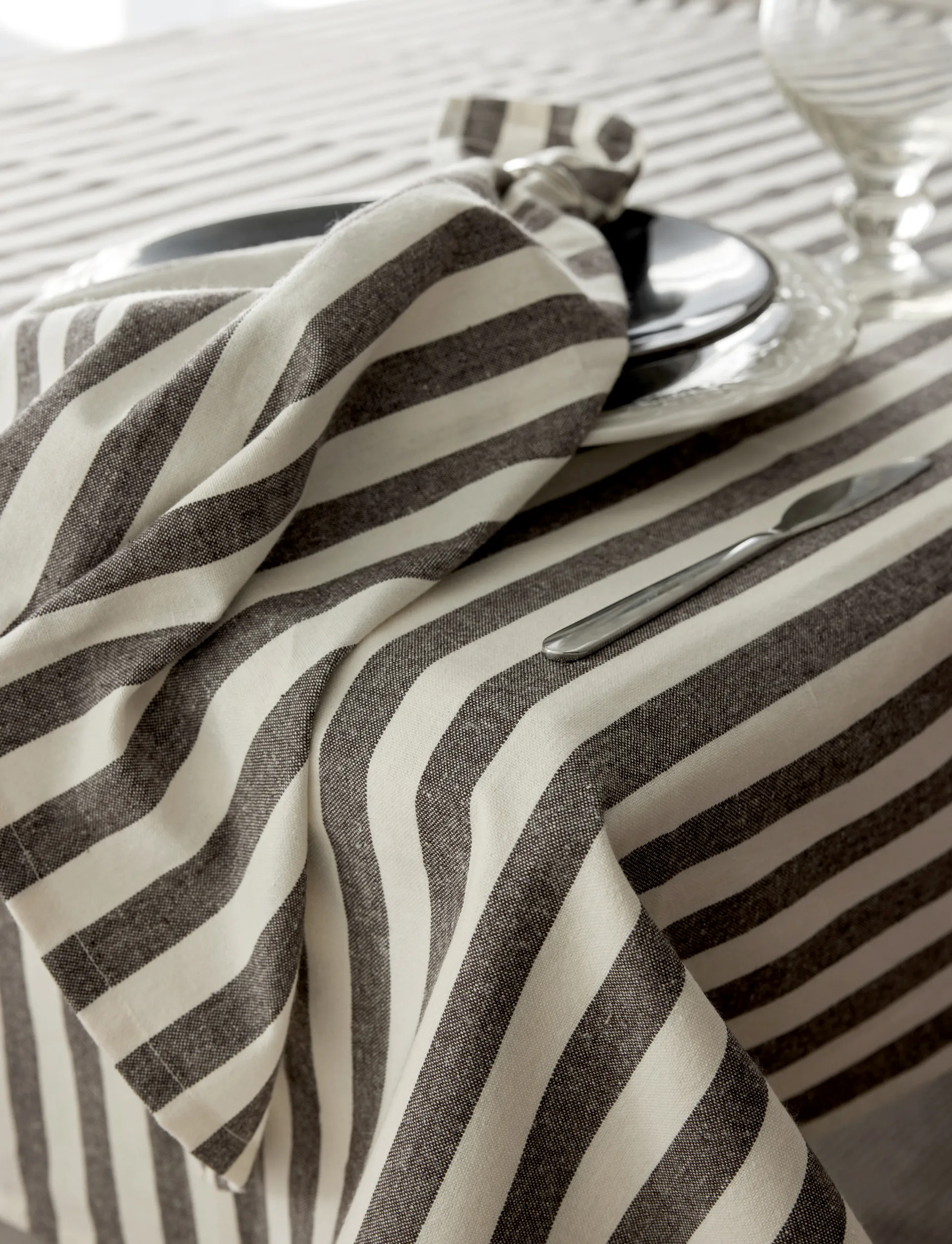 Bretagne ファブリックナプキン 50x50 cm 4枚, Chocolate Himla | ヒムラ