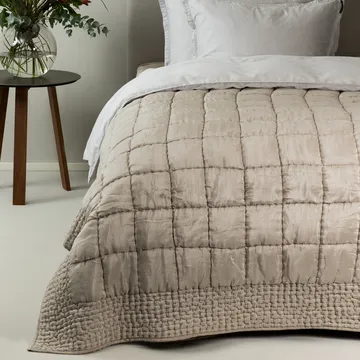 Delia ベッドスプレッド シャンパン - 160x240 cm - Himla | ヒムラ