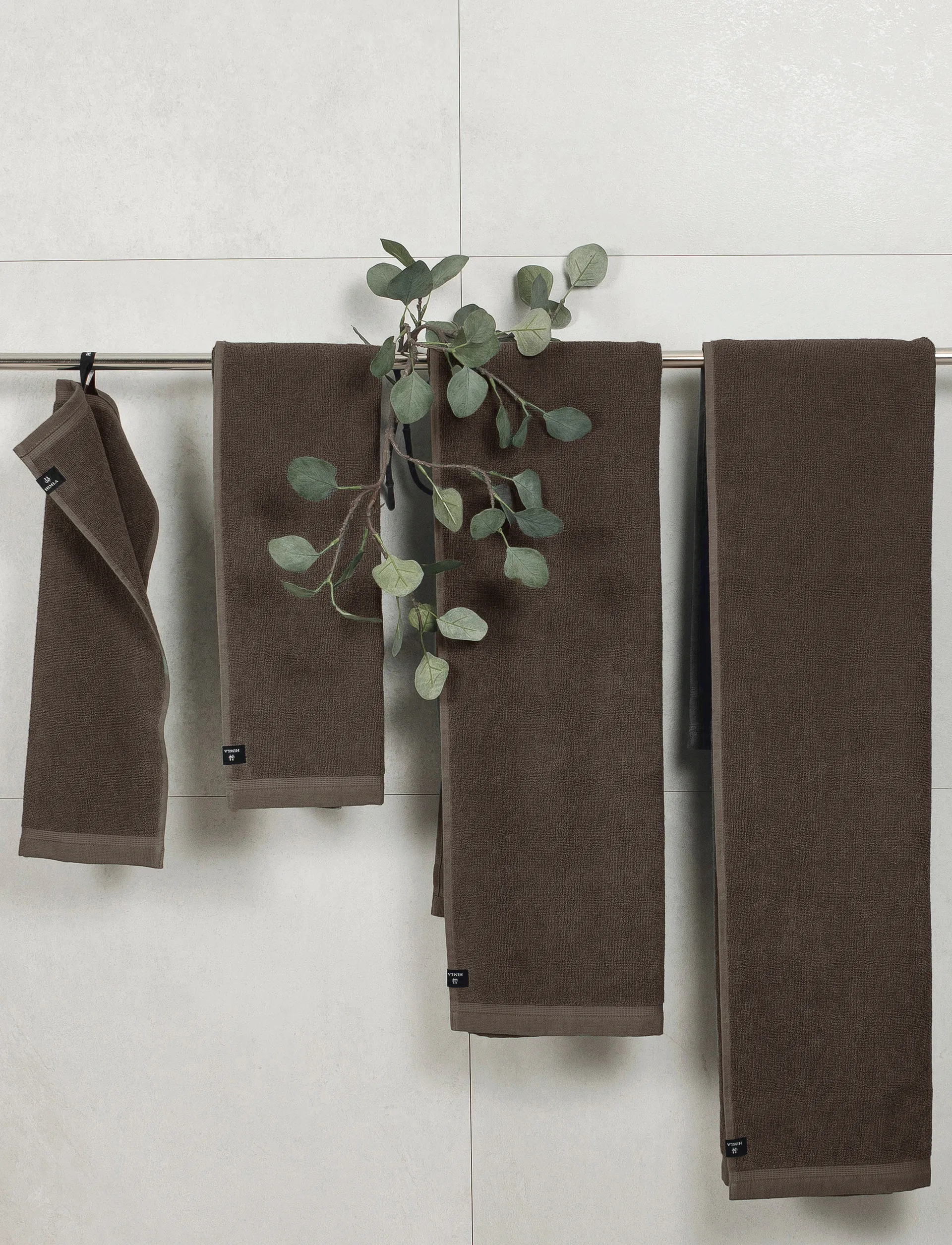 Lina タオル chocolat, 70x140 cm Himla | ヒムラ