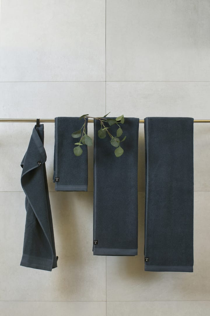 Lina タオル indigo, 70x140 cm Himla | ヒムラ