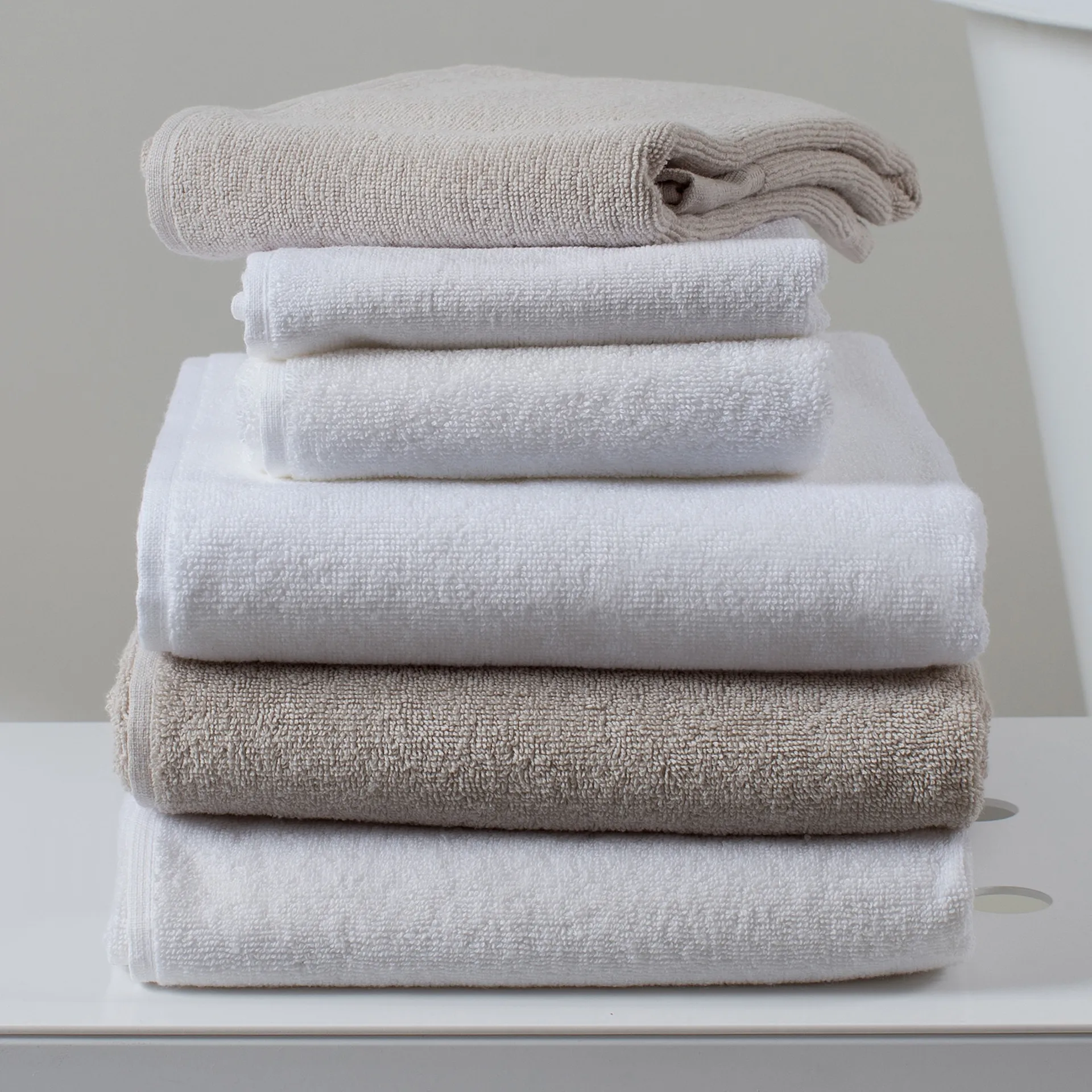 Lina タオル MOTHER OF PEARL, 30x50 cm Himla | ヒムラ