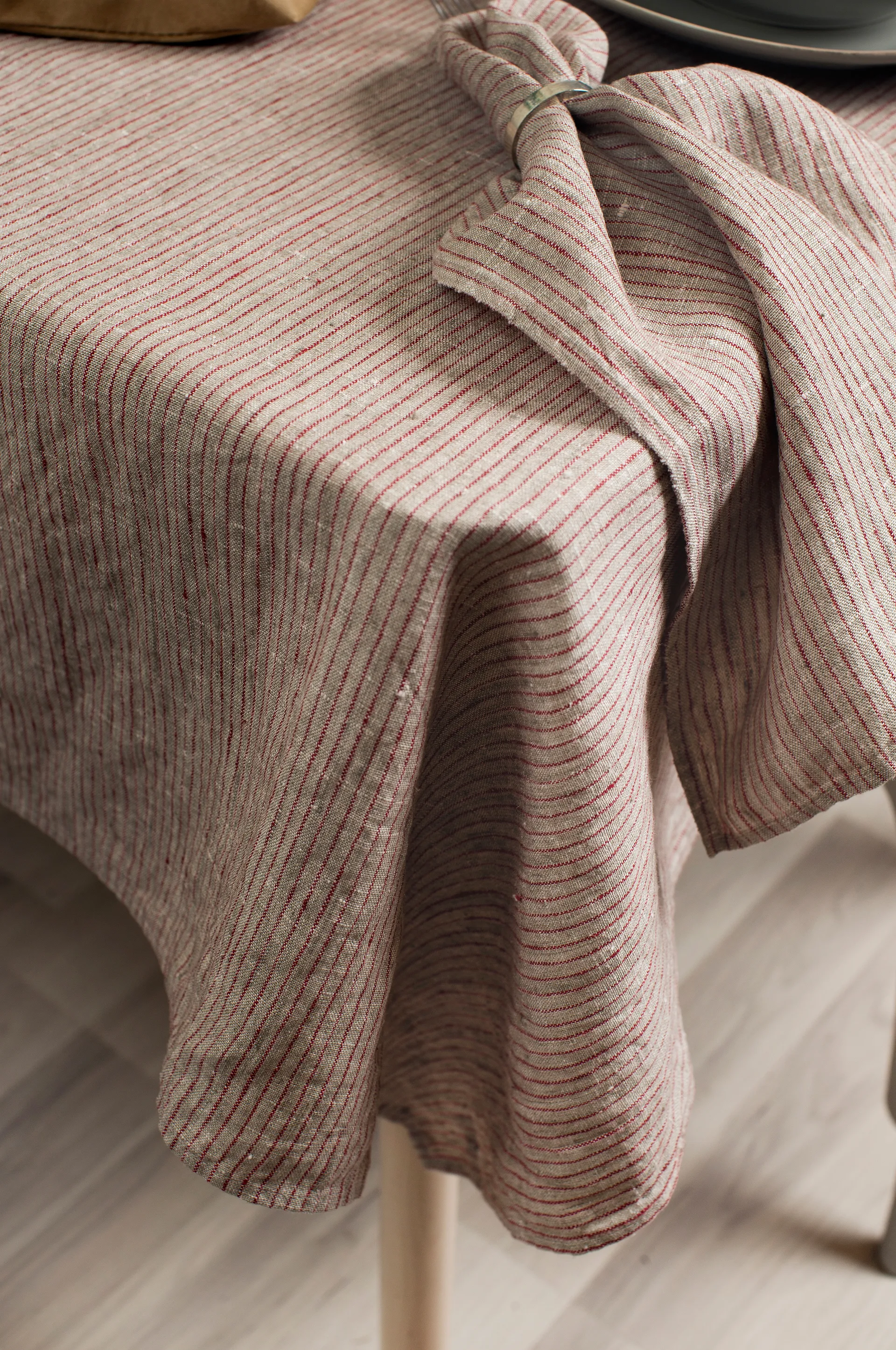 Linus テーブルクロス 145x250 cm, True red-natural Himla | ヒムラ