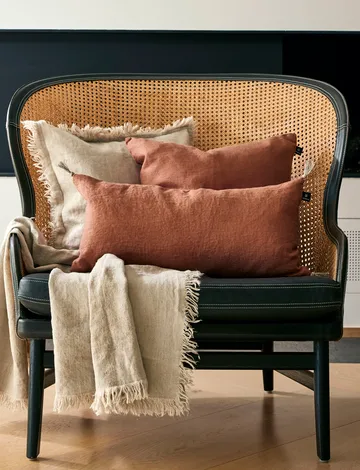 Sunshine クッションカバー タッセル付き 30x60 cm - Grounded - Himla | ヒムラ