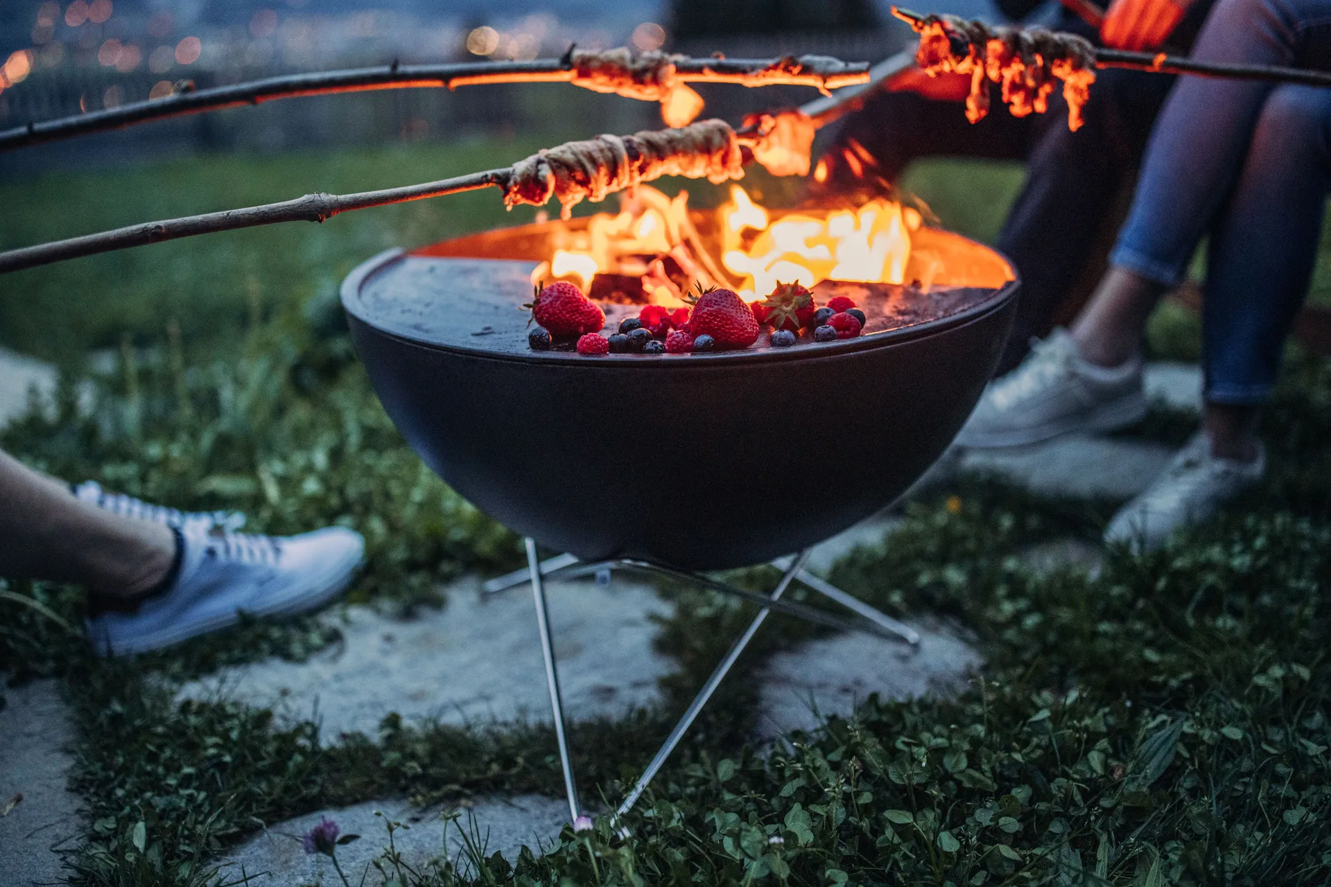 BOWL 57 ファイヤーピット 本体, Black-silver, star base Höfats