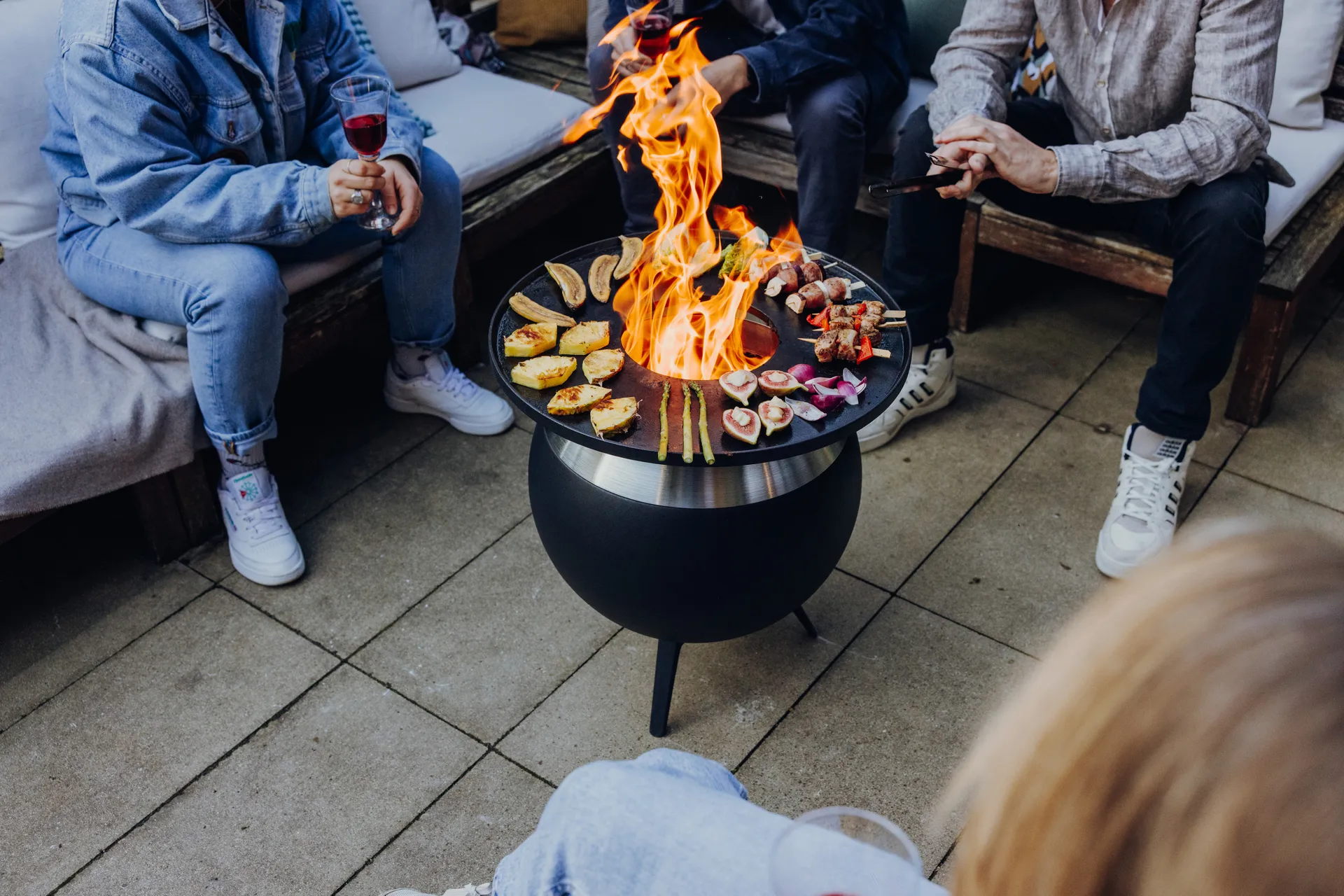 MOON 45 ファイヤーピット 本体, Black-silver, low stand Höfats