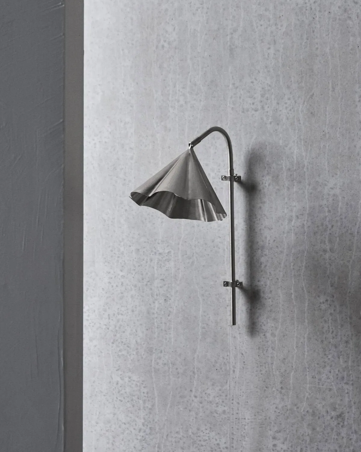 Flola ウォールランプ 51 cm, Brushed silver House Doctor | ハウスドクター