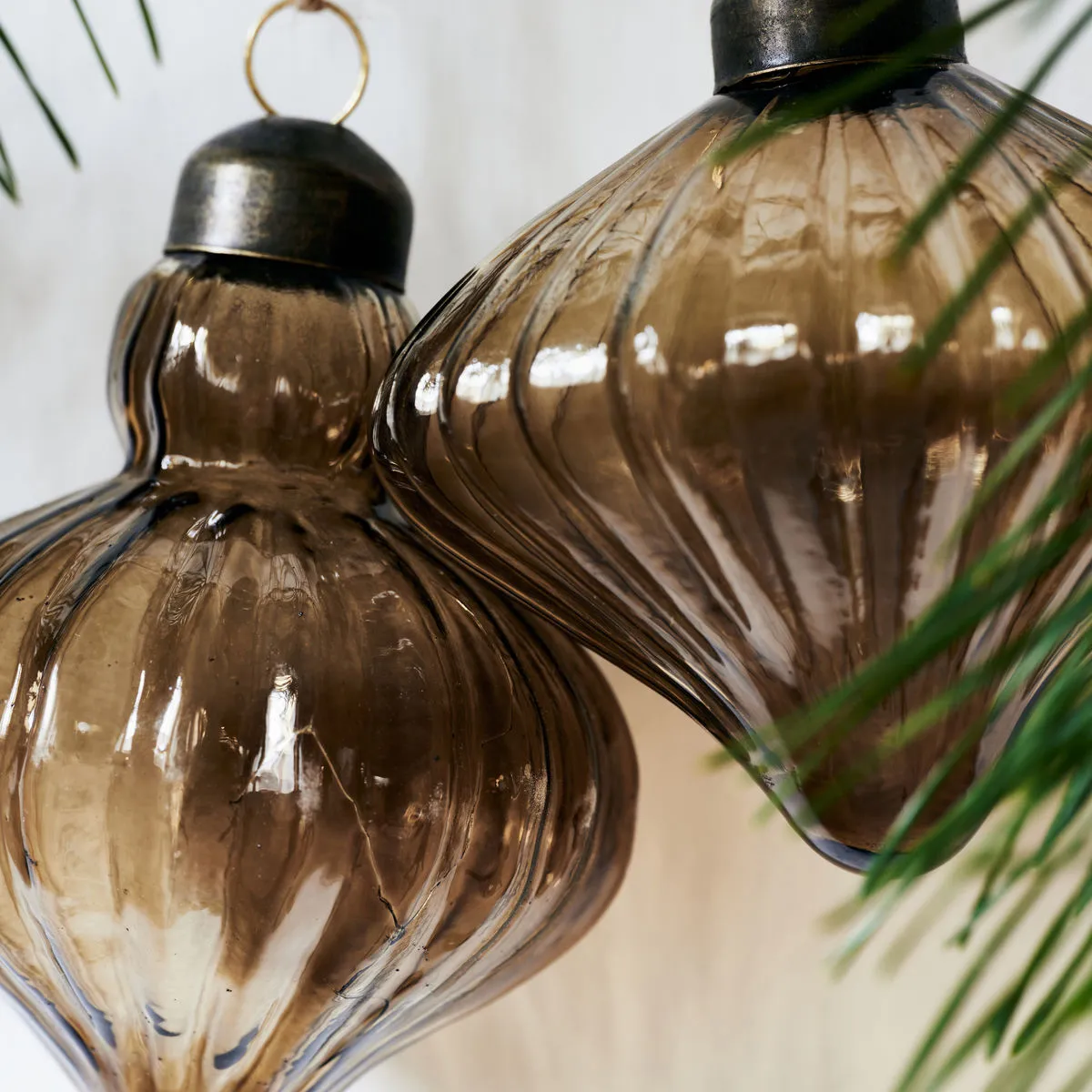 Fluted クリスマス オーナメント Ø6.5 cm 2 個セット, Amber House Doctor | ハウスドクター