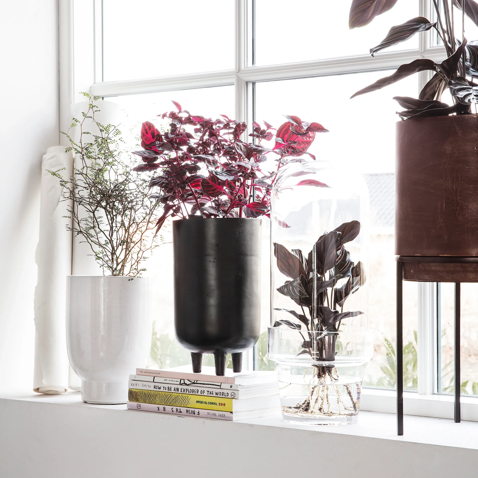 Jang 植木鉢 ブラック 脚付き, 26 cm House Doctor | ハウスドクター