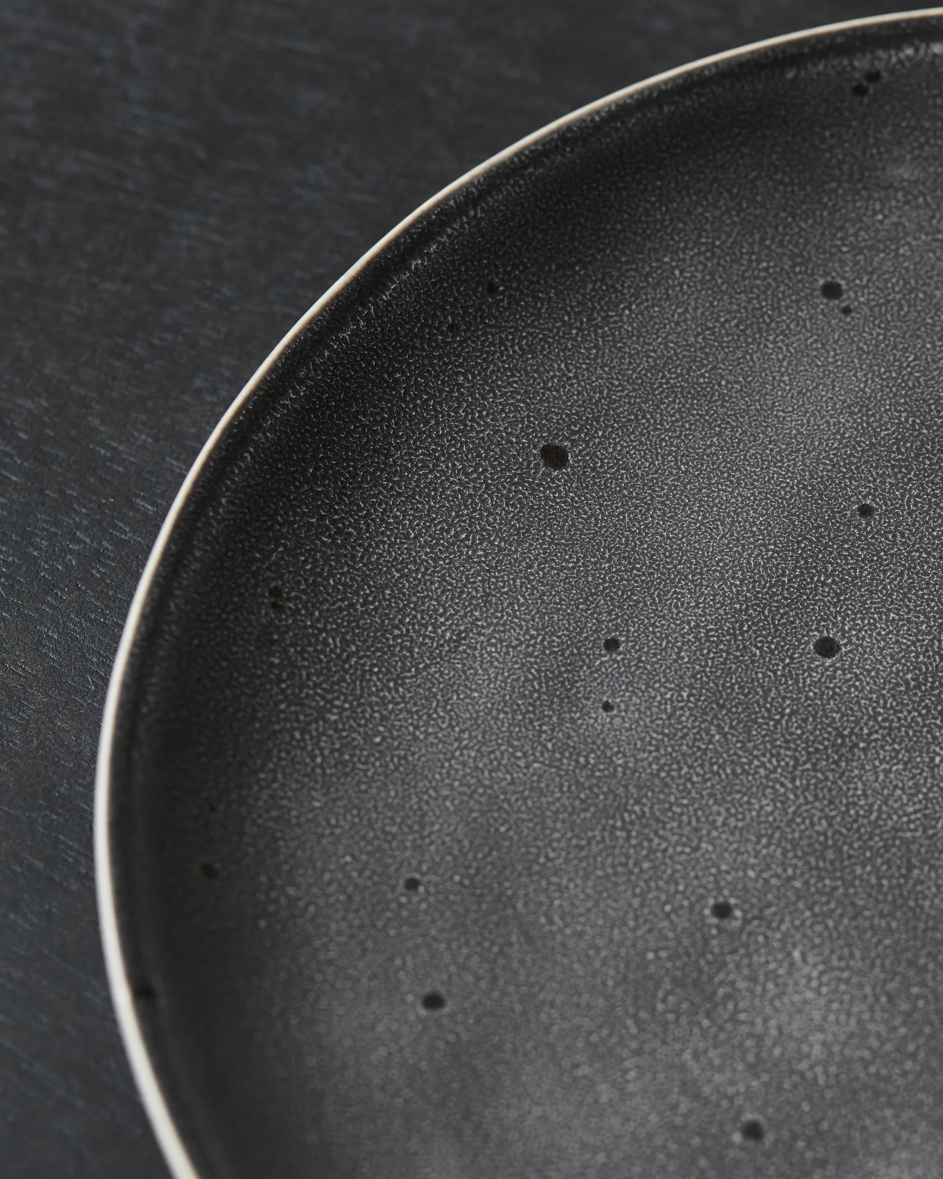 Rustic / ラスティック スモールプレート Ø20 cm, Dark grey House Doctor | ハウスドクター