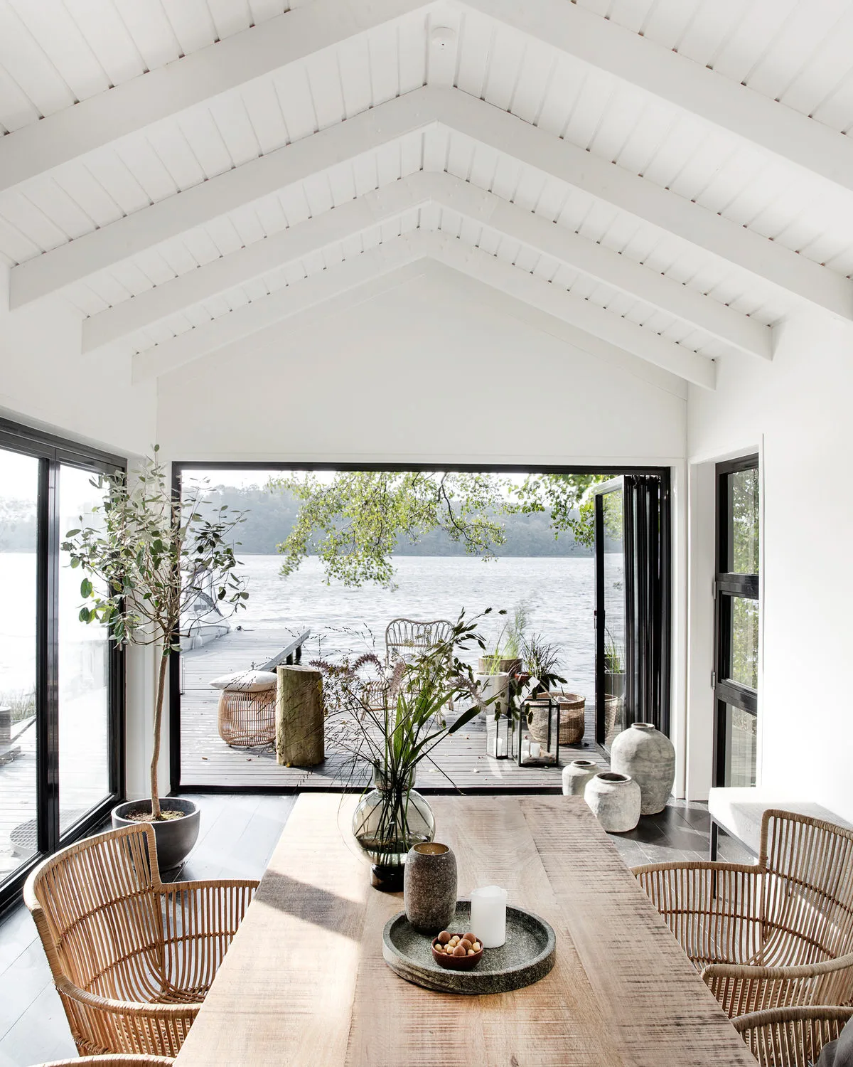 house doctor ハウスドクター ユニークで彫刻的な外観のフラワーベース