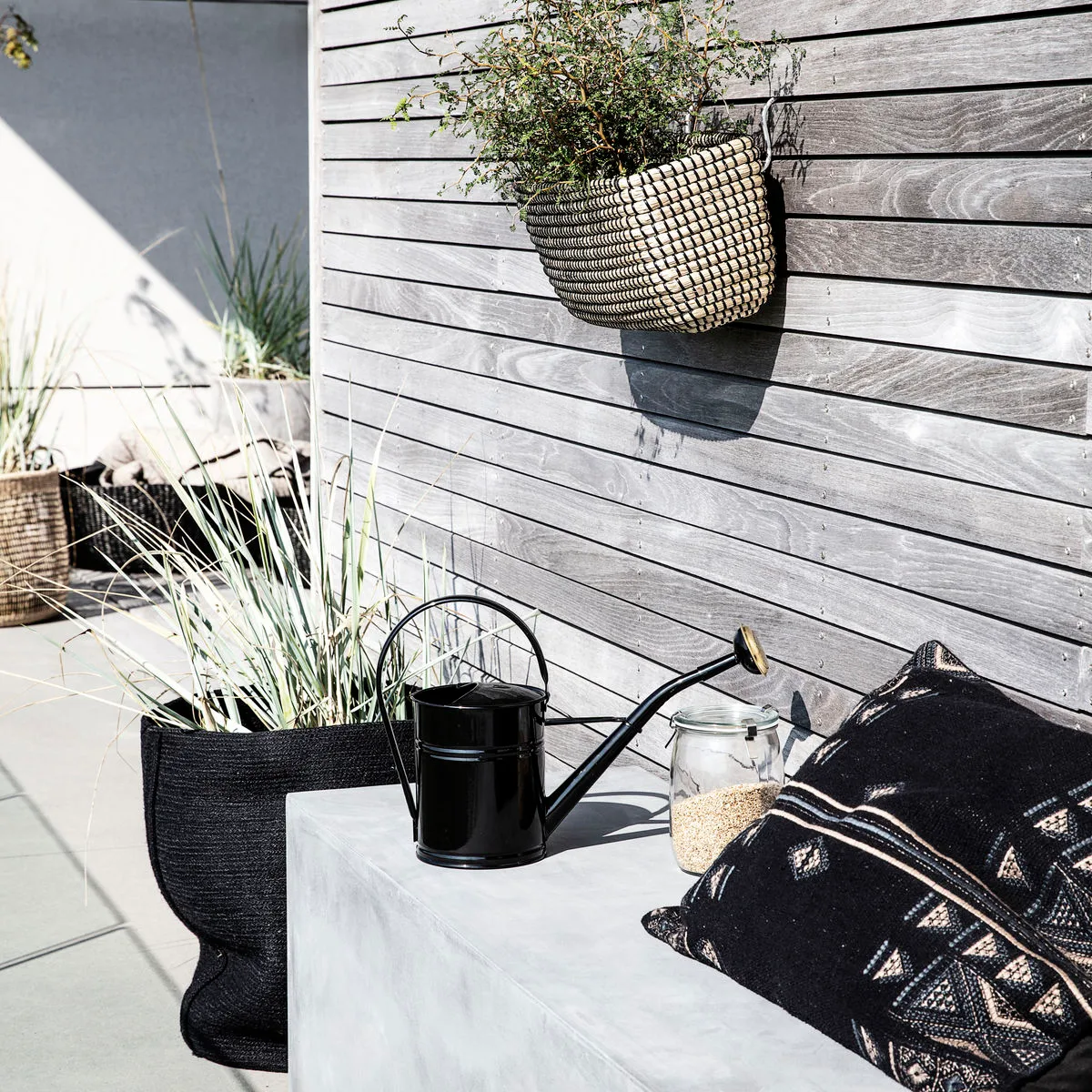 Water じょうろ, Black House Doctor | ハウスドクター