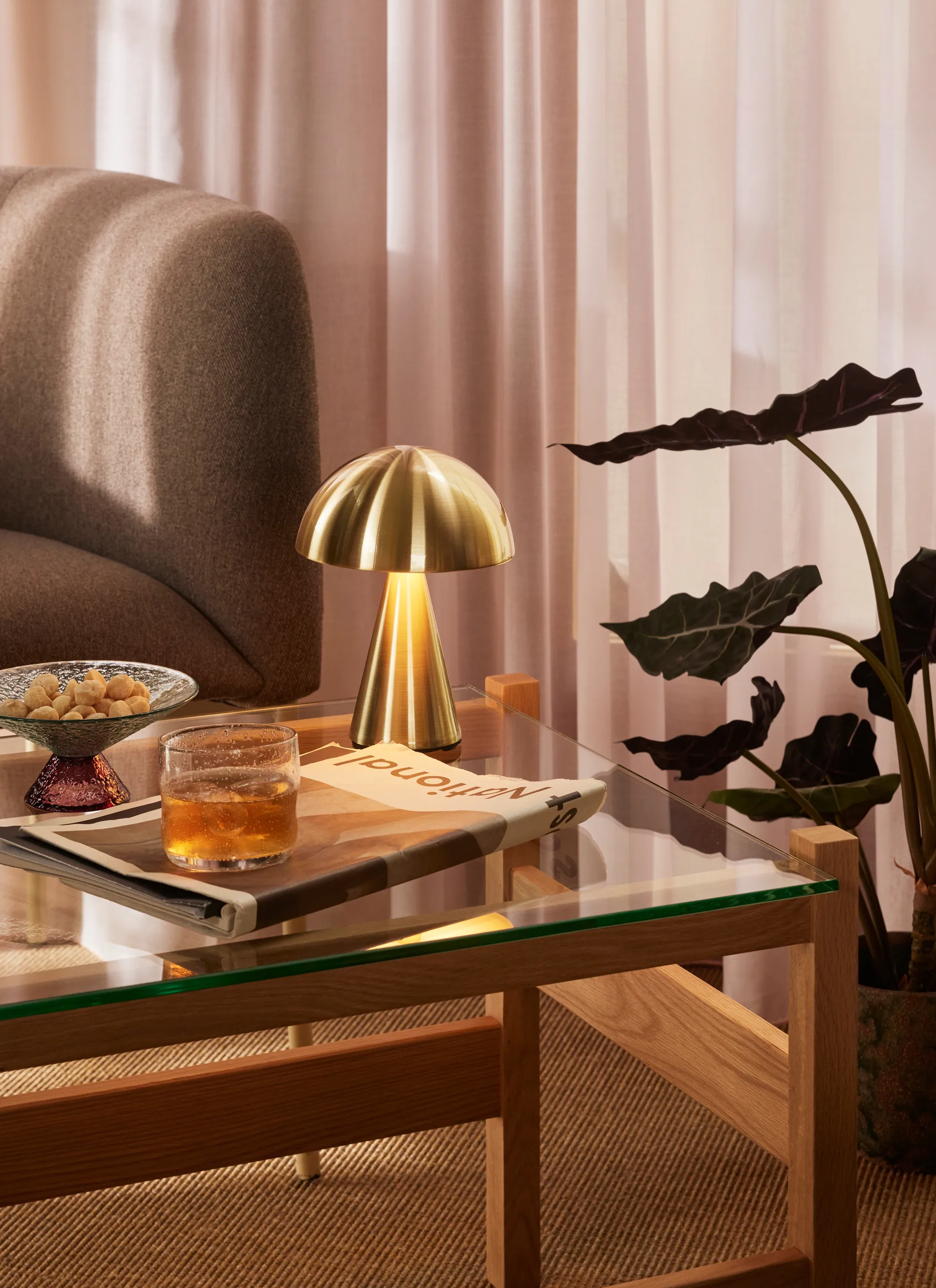 Mush ポータブルテーブルランプ, Brass Hübsch Interior