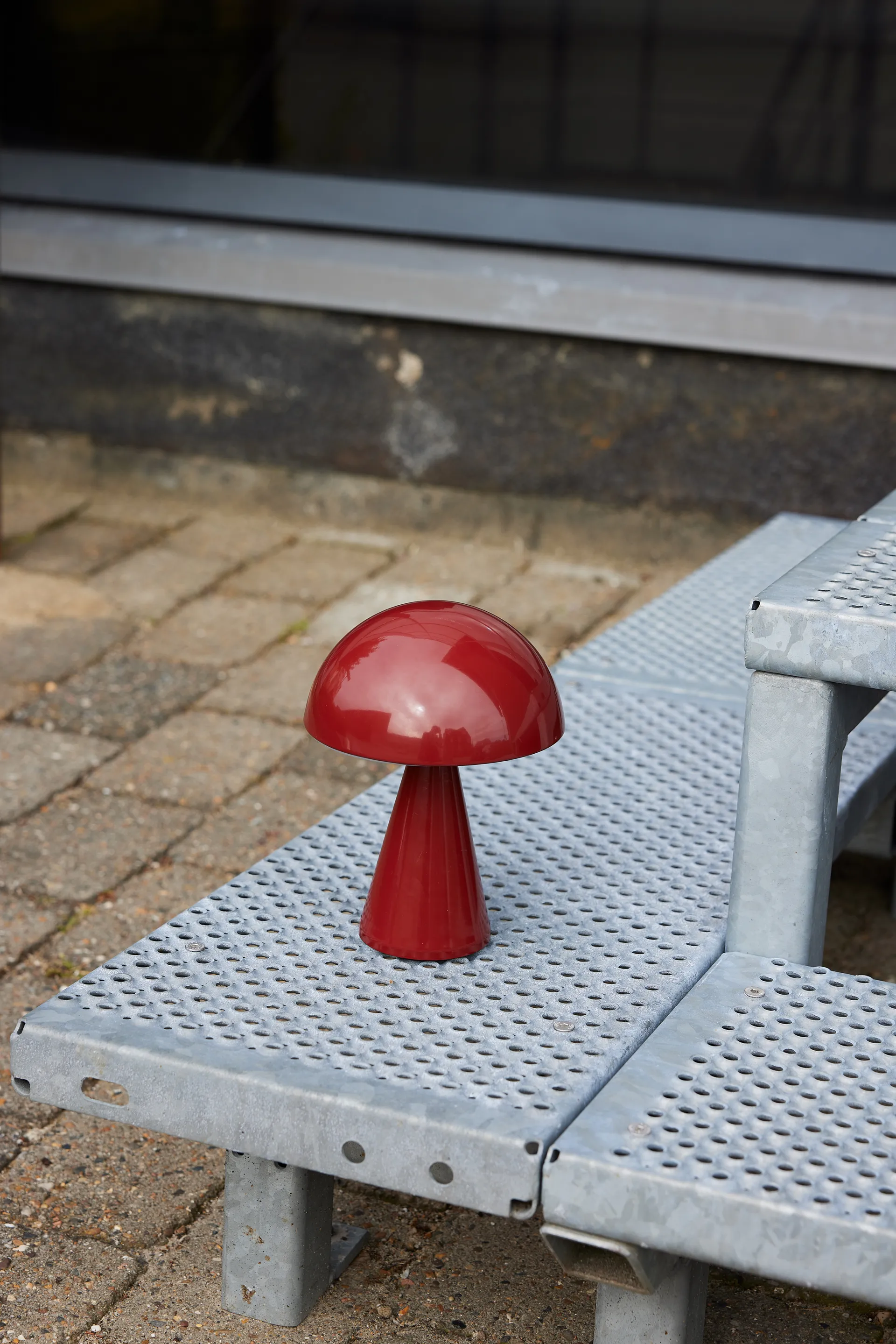 Mush ポータブルテーブルランプ, Red Hübsch Interior