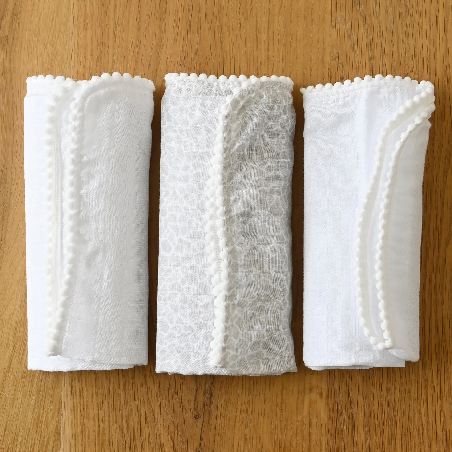 Pom Pom muslin ブランケット 40x40 cm 3-pack, Pearl & Giraffe gray Jack o Juno