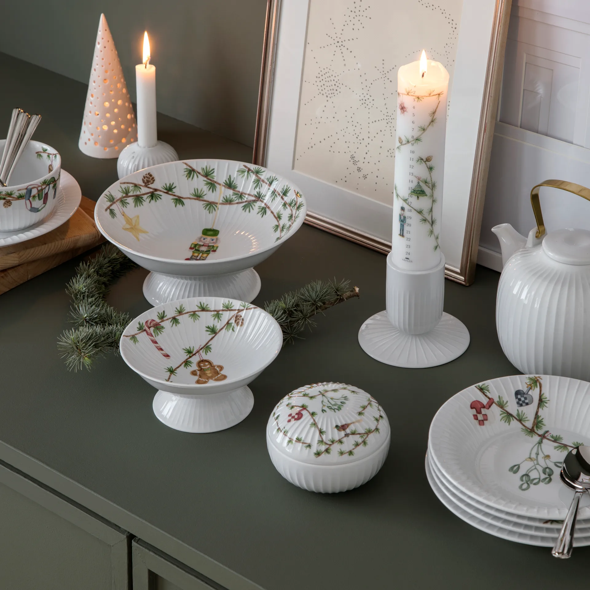 ハンマースホイ クリスマス ボウル 脚付き Ø23 cm, White Kähler | ケーラー