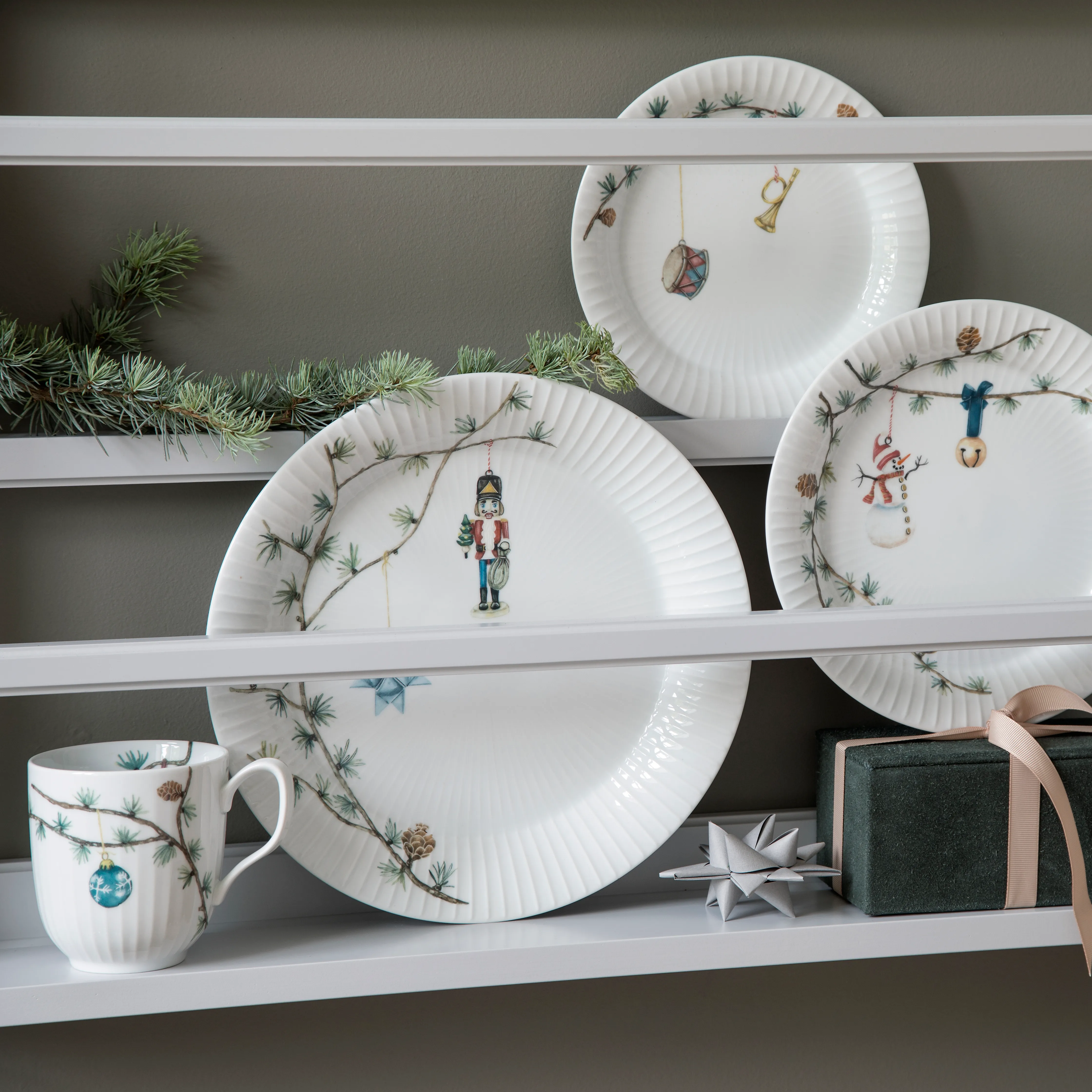 Kähler | ケーラー からのハンマースホイ クリスマス マグ - NordicNest.jp